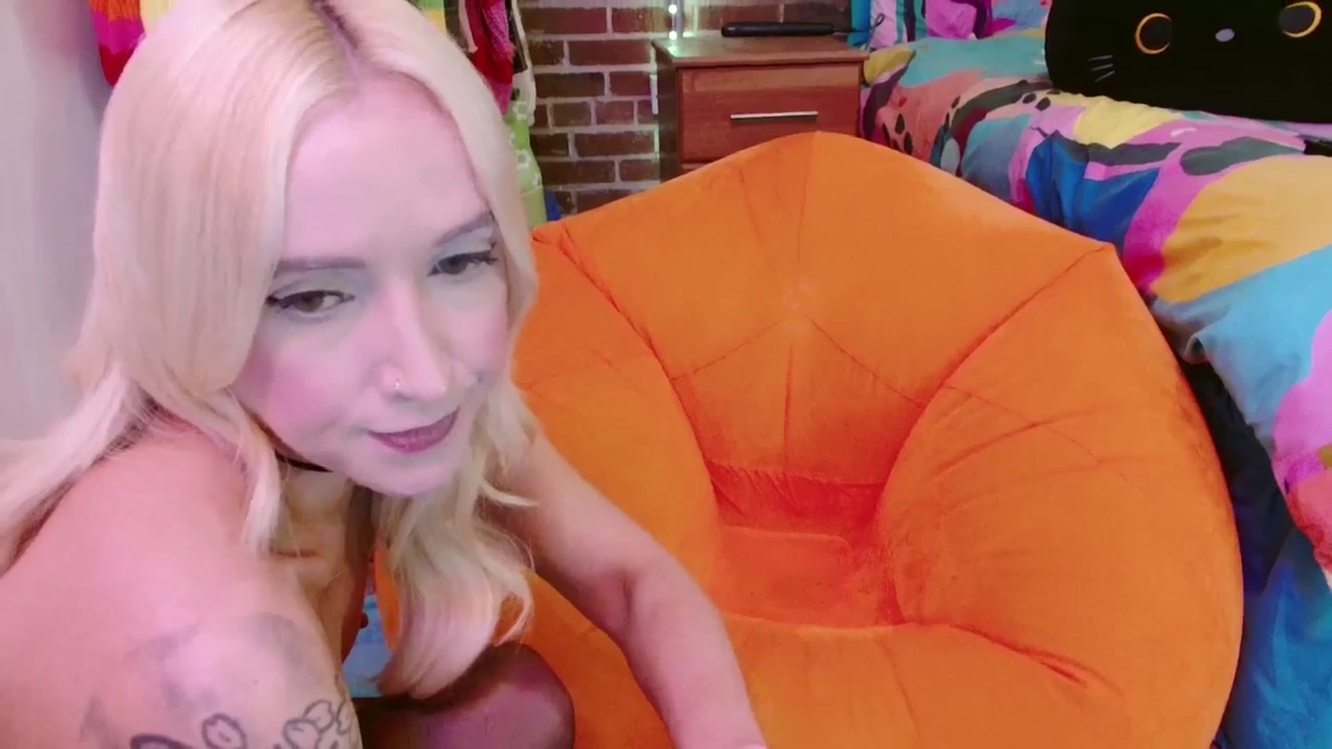Gallery image thumbnail from Pixie_Snow's myfreecams stream on, 07/15/2025, 12:02 image 7 of 20