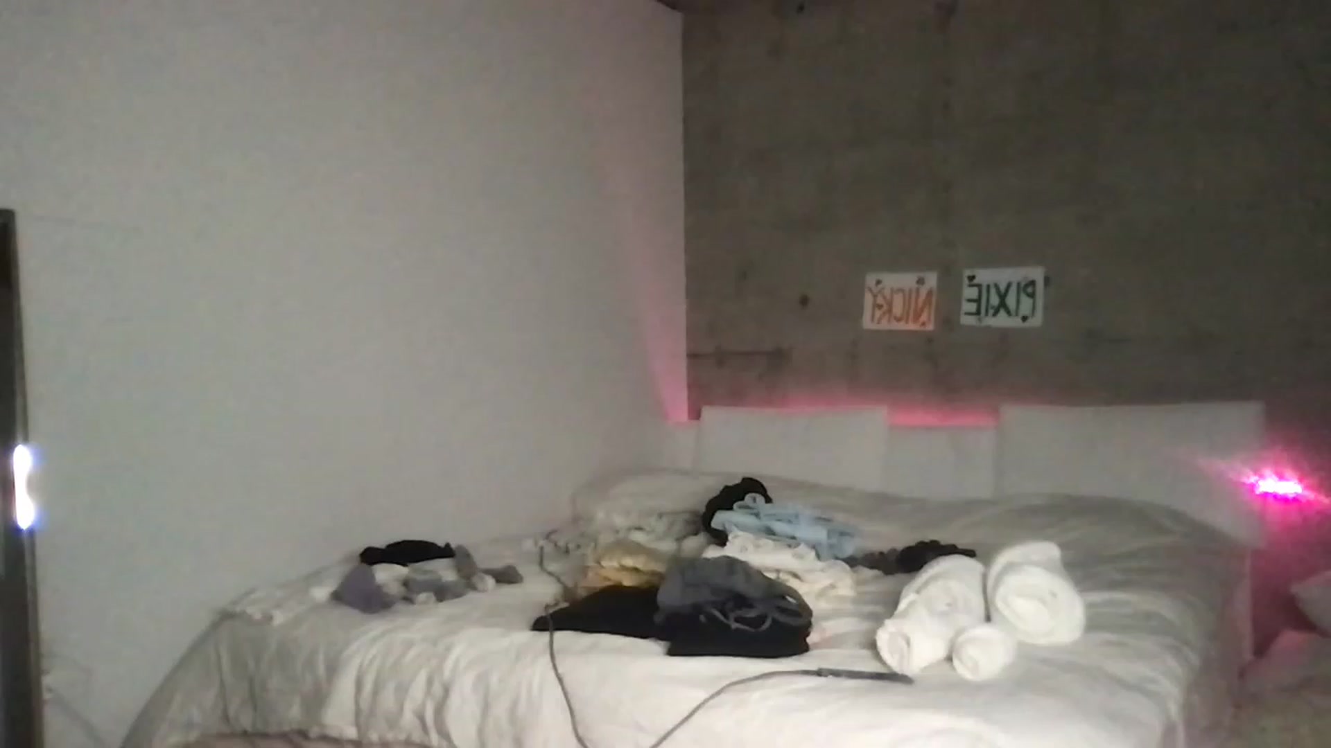 Gallery image thumbnail from Pixienicky's myfreecams stream on, 12/15/2022, 03:28 image 10 of 20