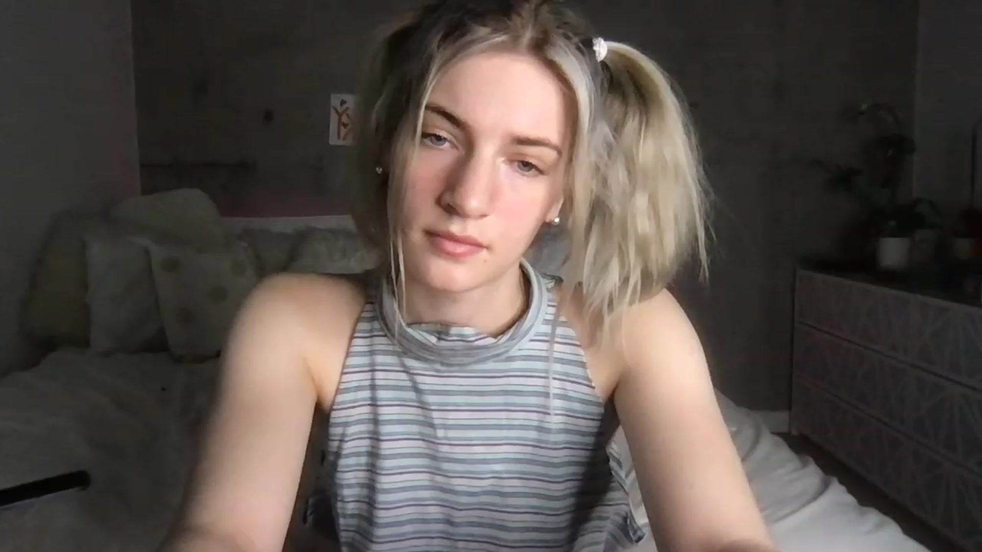 Gallery image thumbnail from Pixienicky's myfreecams stream on, 12/23/2022, 05:31 image 3 of 20