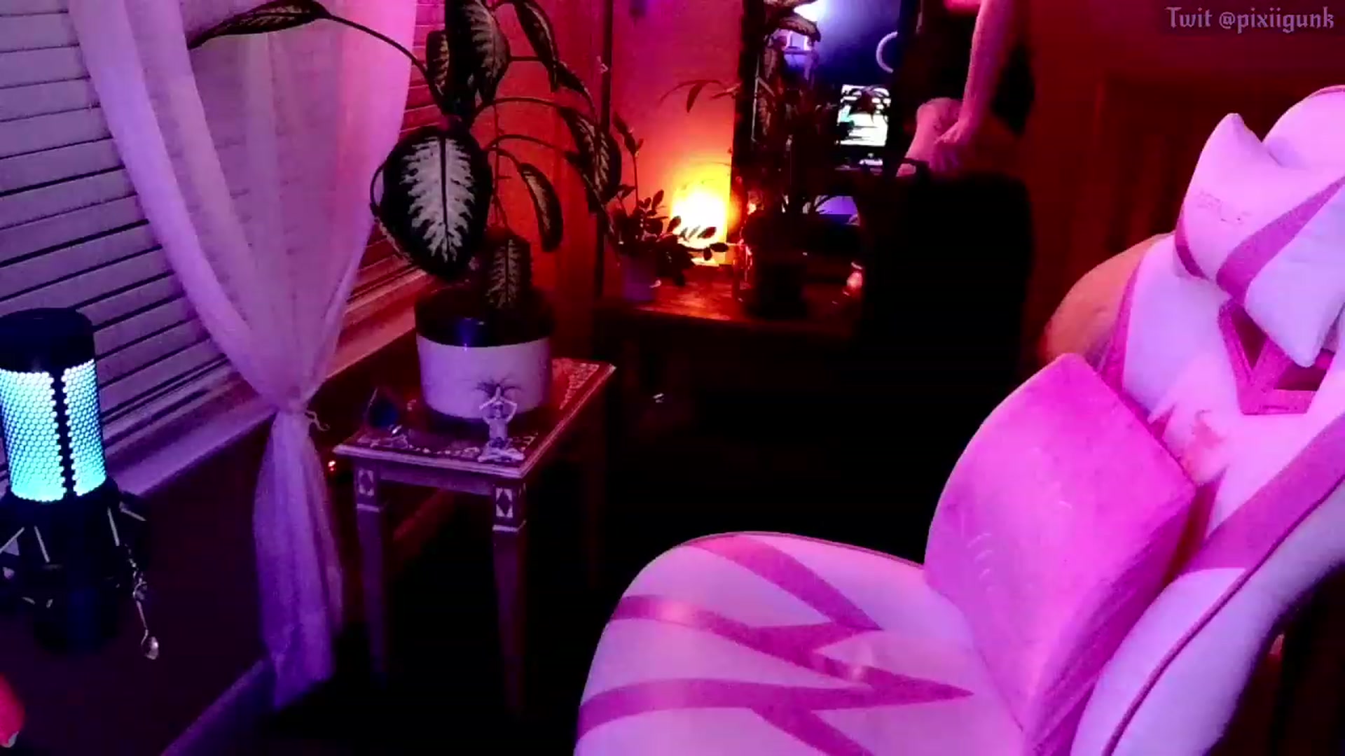 Gallery image thumbnail from Pixiigunk's myfreecams stream on, 12/02/2022, 08:06 image 9 of 20