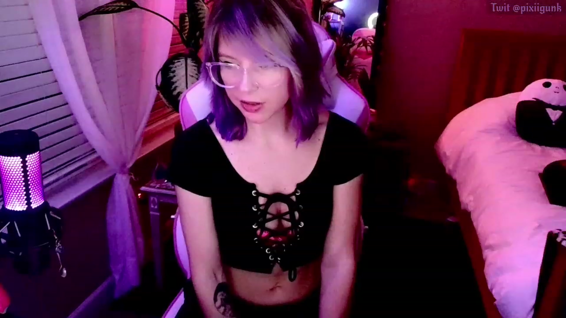 Gallery image thumbnail from Pixiigunk's myfreecams stream on, 12/02/2022, 08:06 image 7 of 20