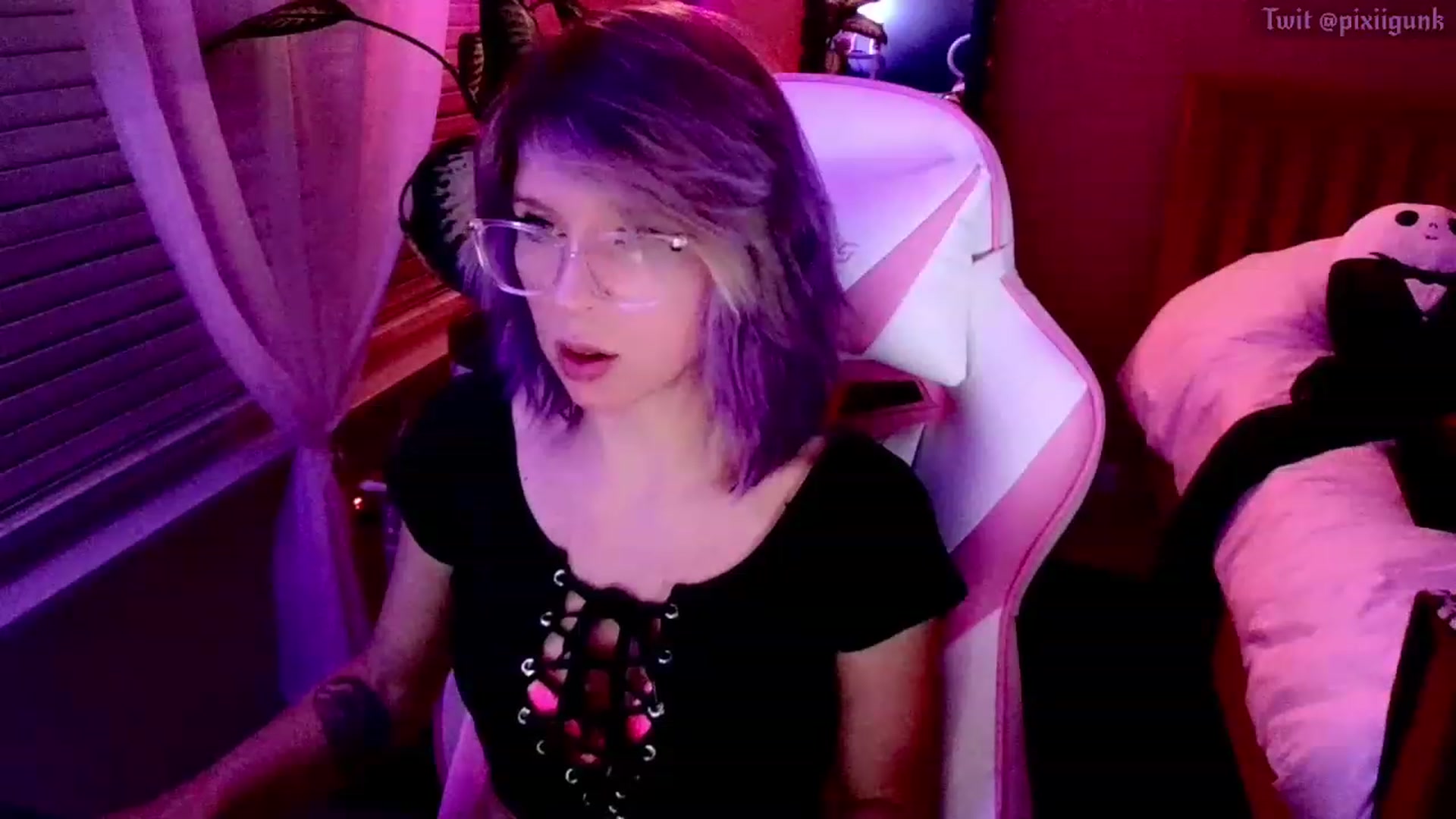 Gallery image thumbnail from Pixiigunk's myfreecams stream on, 12/02/2022, 09:47 image 19 of 20