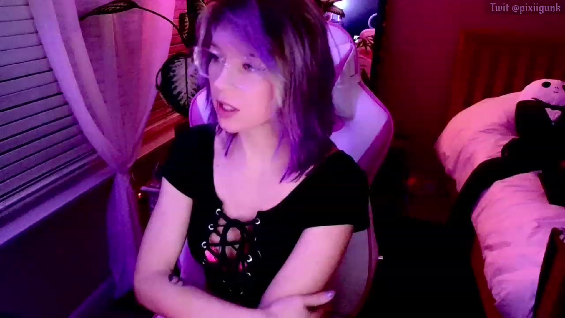 Gallery image thumbnail from Pixiigunk's myfreecams stream on, 12/02/2022, 09:47 image 8 of 20
