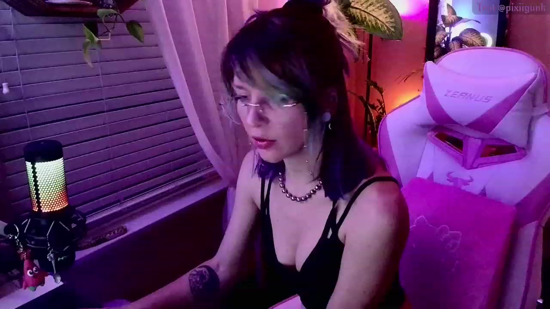Gallery image thumbnail from Pixiigunk's myfreecams stream on, 01/20/2023, 09:42 image 19 of 20