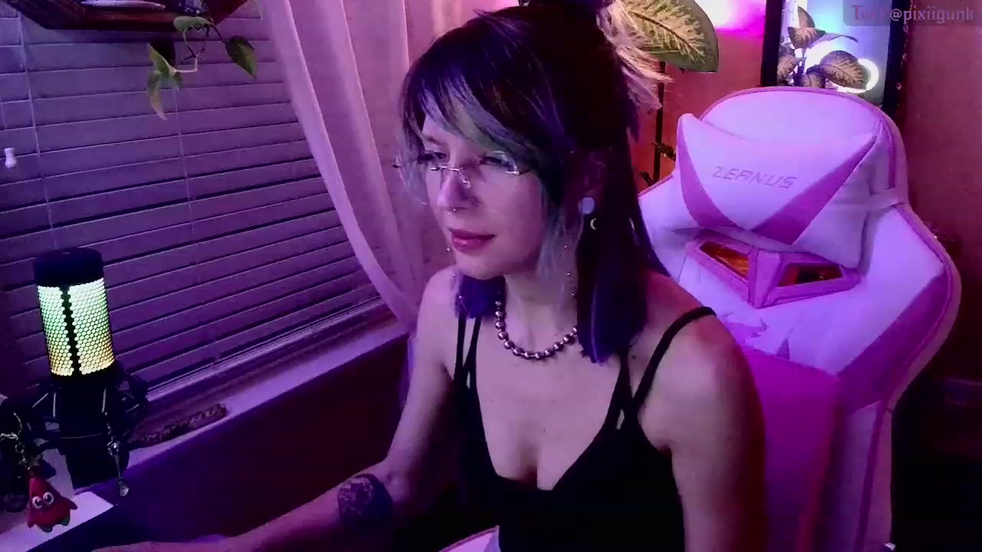 Gallery image thumbnail from Pixiigunk's myfreecams stream on, 01/20/2023, 09:42 image 9 of 20