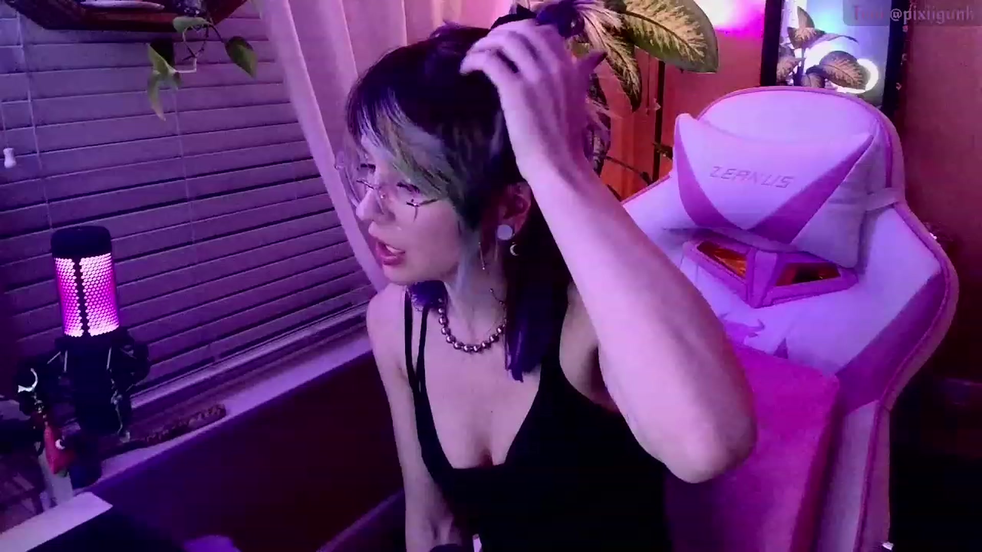 Gallery image thumbnail from Pixiigunk's myfreecams stream on, 01/20/2023, 09:42 image 1 of 20