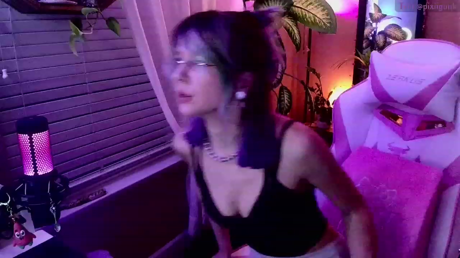 Gallery image thumbnail from Pixiigunk's myfreecams stream on, 01/20/2023, 09:42 image 11 of 20