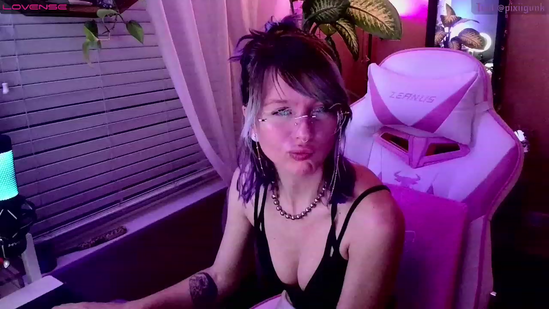Gallery image thumbnail from Pixiigunk's myfreecams stream on, 01/20/2023, 11:56 image 6 of 20