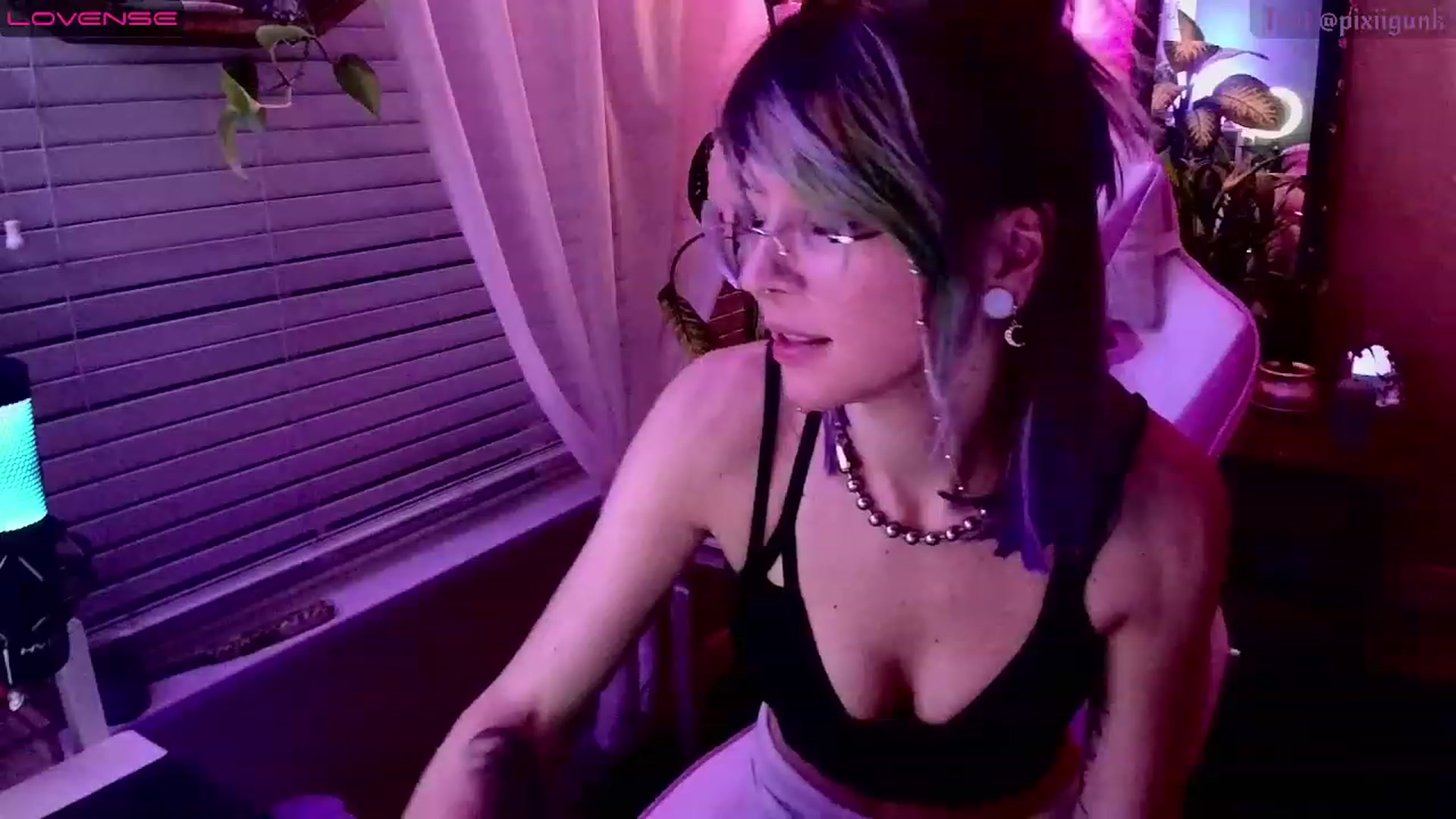 Gallery image thumbnail from Pixiigunk's myfreecams stream on, 01/20/2023, 11:56 image 12 of 20