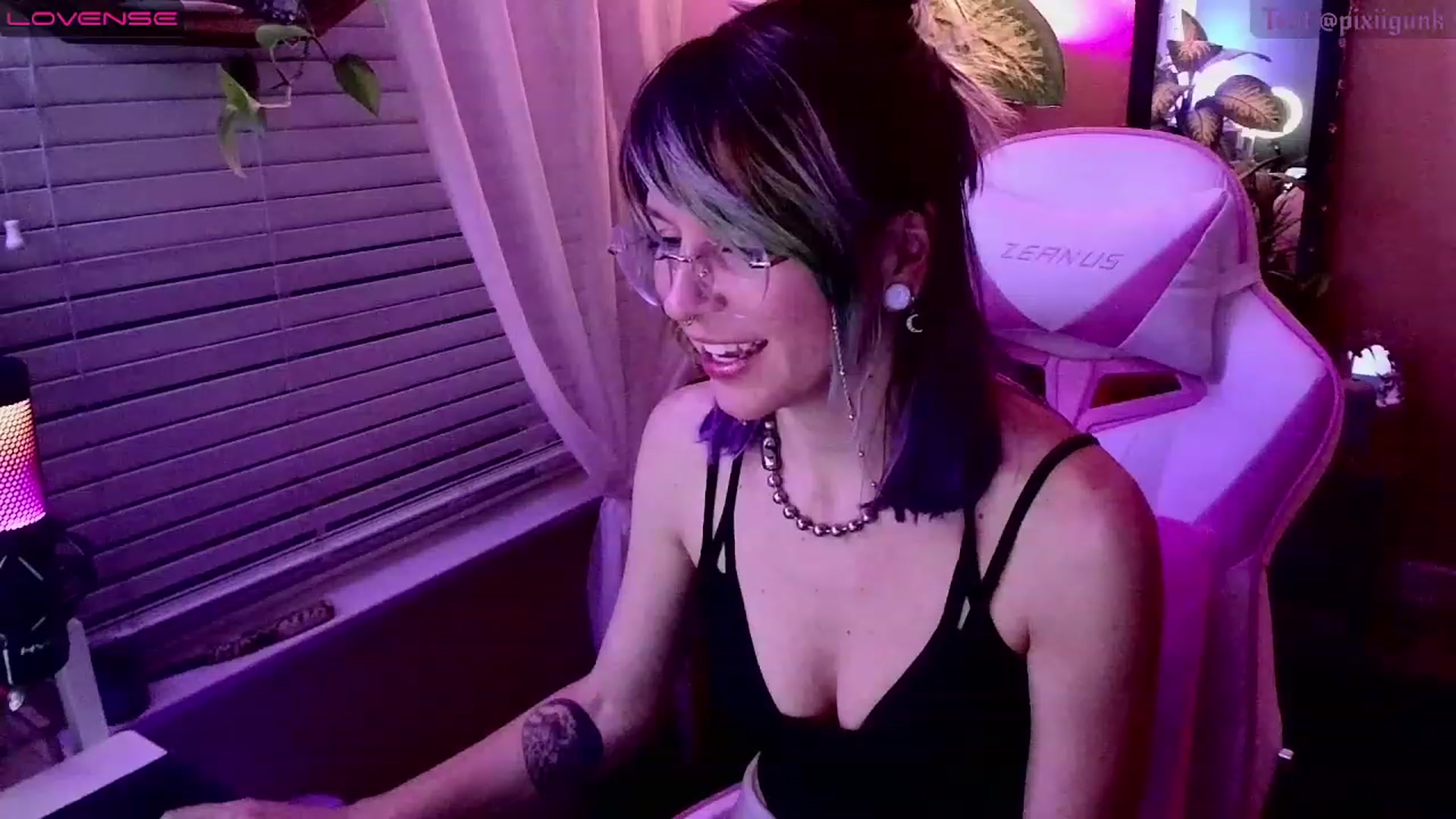 Gallery image thumbnail from Pixiigunk's myfreecams stream on, 01/20/2023, 11:56 image 9 of 20
