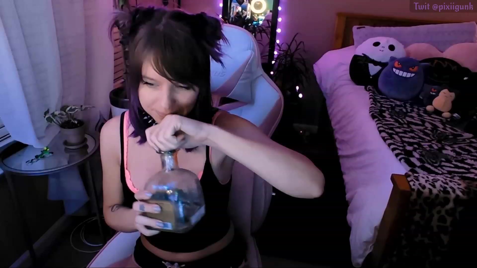 Gallery image thumbnail from Pixiigunk's myfreecams stream on, 05/12/2023, 08:27 image 10 of 20