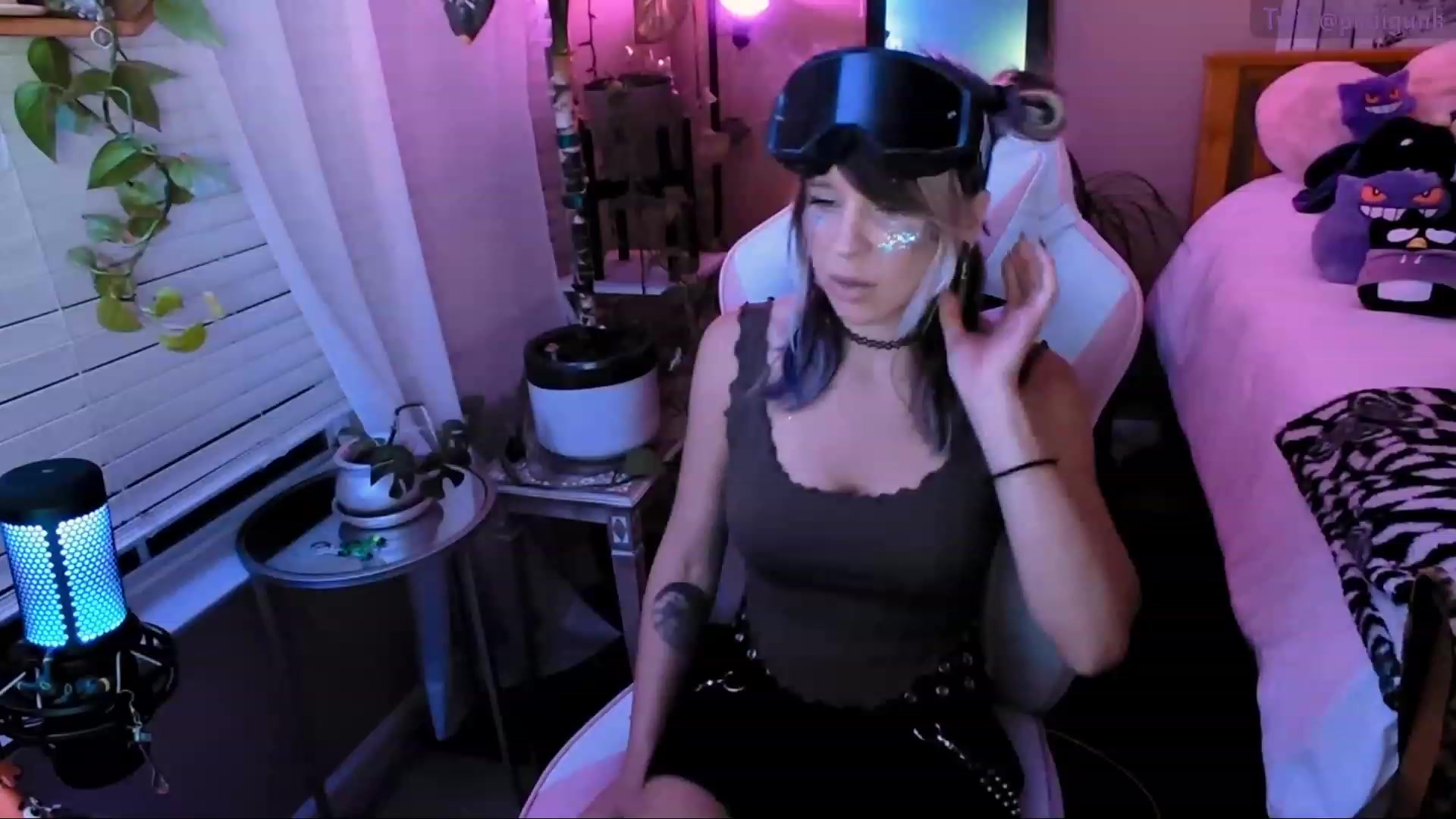 Gallery image thumbnail from Pixiigunk's myfreecams stream on, 09/14/2023, 07:06 image 4 of 20