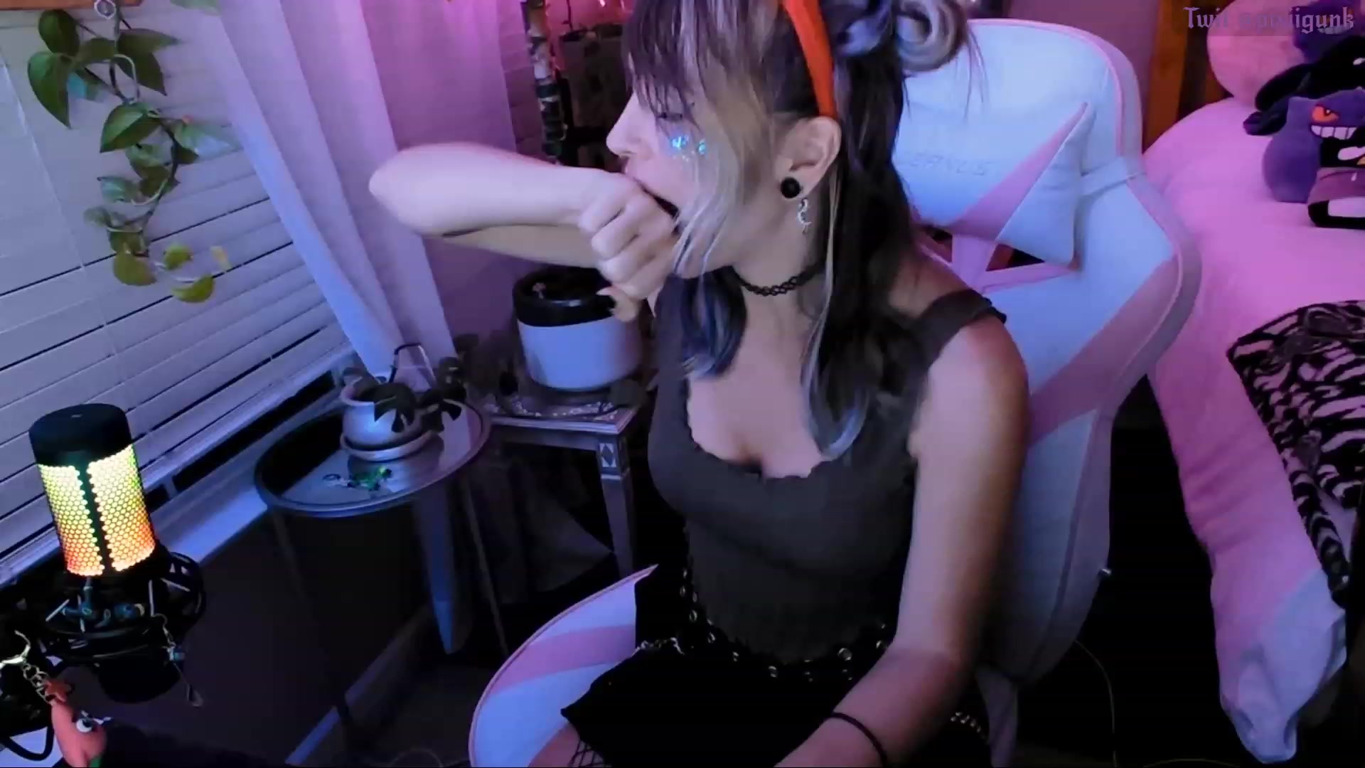 Gallery image thumbnail from Pixiigunk's myfreecams stream on, 09/14/2023, 07:06 image 17 of 20