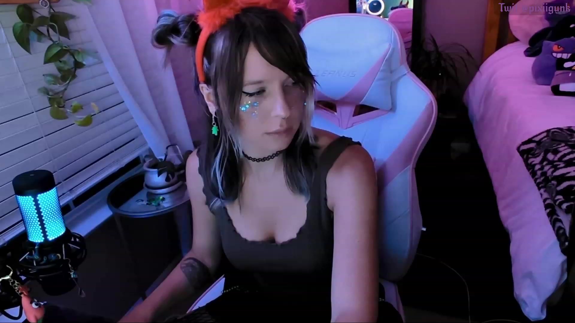 Gallery image thumbnail from Pixiigunk's myfreecams stream on, 09/14/2023, 07:06 image 15 of 20