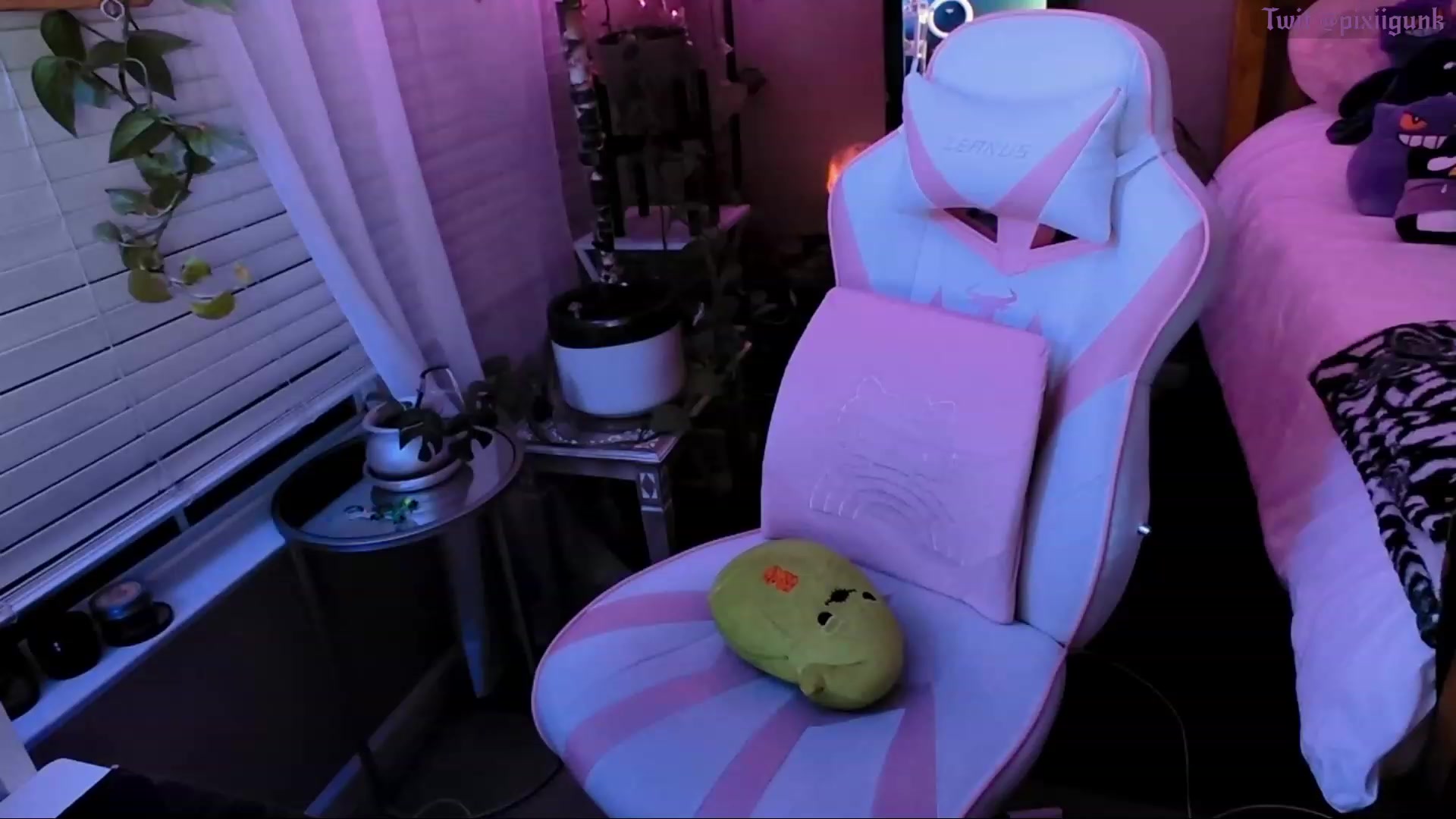 Gallery image thumbnail from Pixiigunk's myfreecams stream on, 09/14/2023, 08:52 image 6 of 20