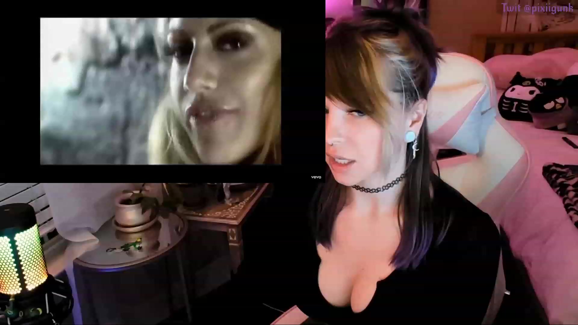 Gallery image thumbnail from Pixiigunk's myfreecams stream on, 10/12/2023, 07:34 image 3 of 20