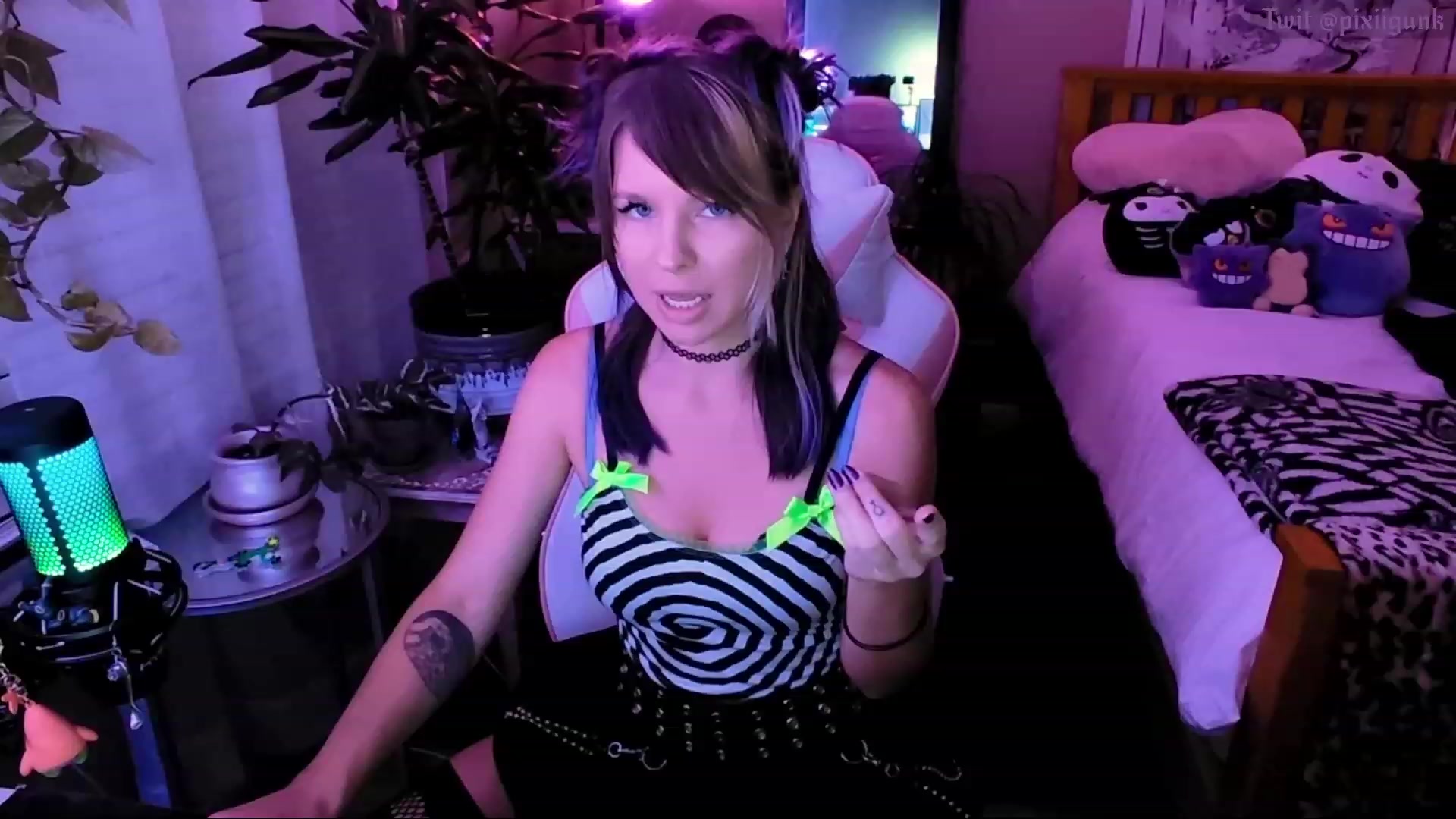 Gallery image thumbnail from Pixiigunk's myfreecams stream on, 10/13/2023, 06:31 image 7 of 20