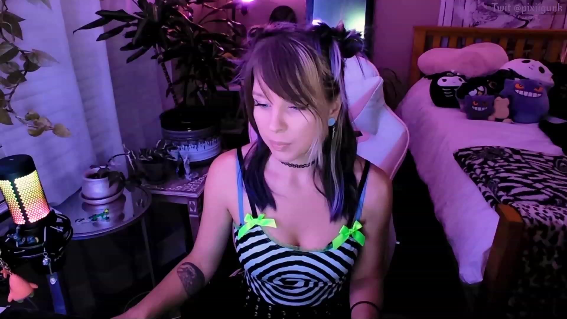 Gallery image thumbnail from Pixiigunk's myfreecams stream on, 10/13/2023, 06:31 image 18 of 20