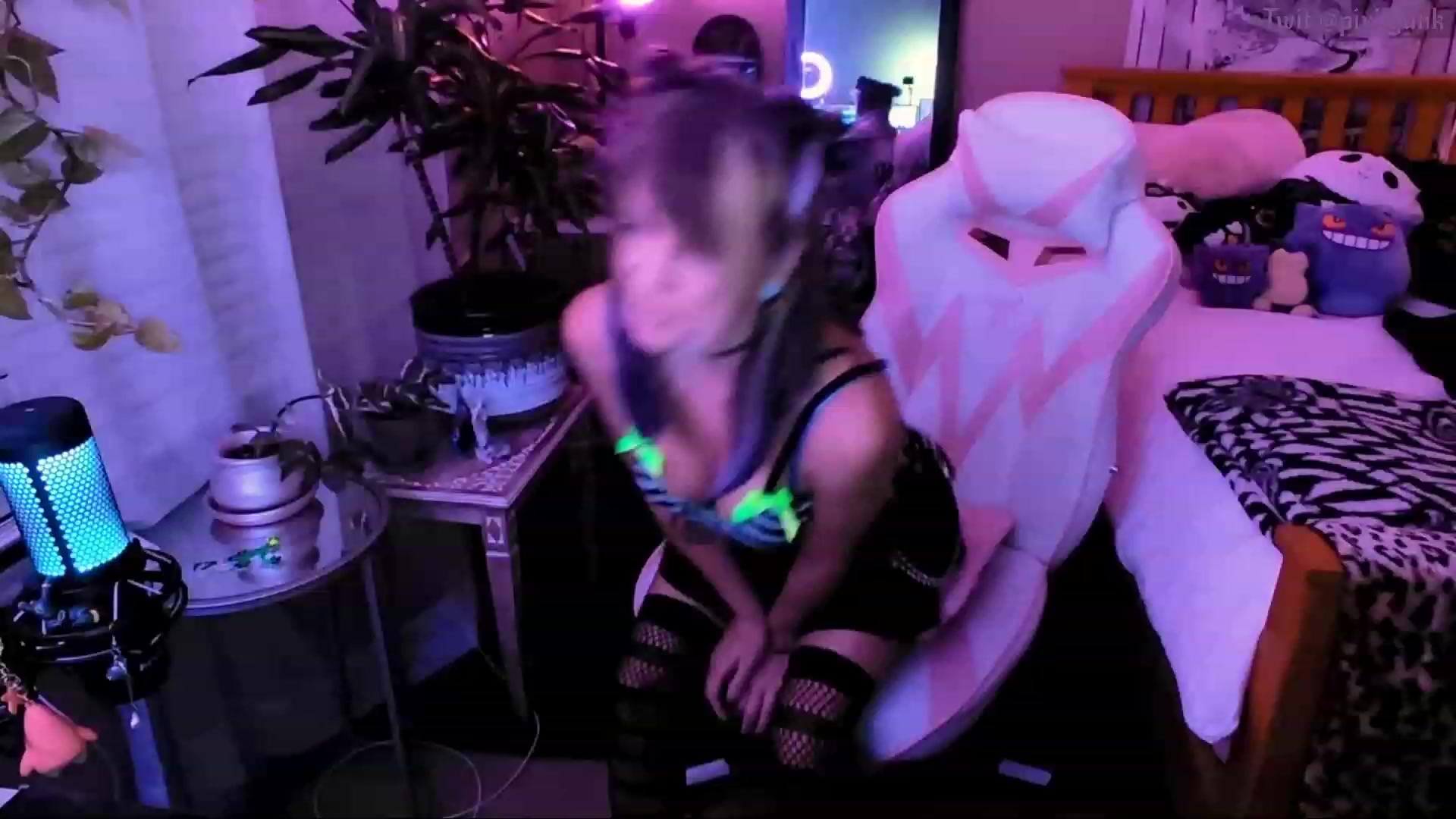 Gallery image thumbnail from Pixiigunk's myfreecams stream on, 10/13/2023, 07:39 image 15 of 20