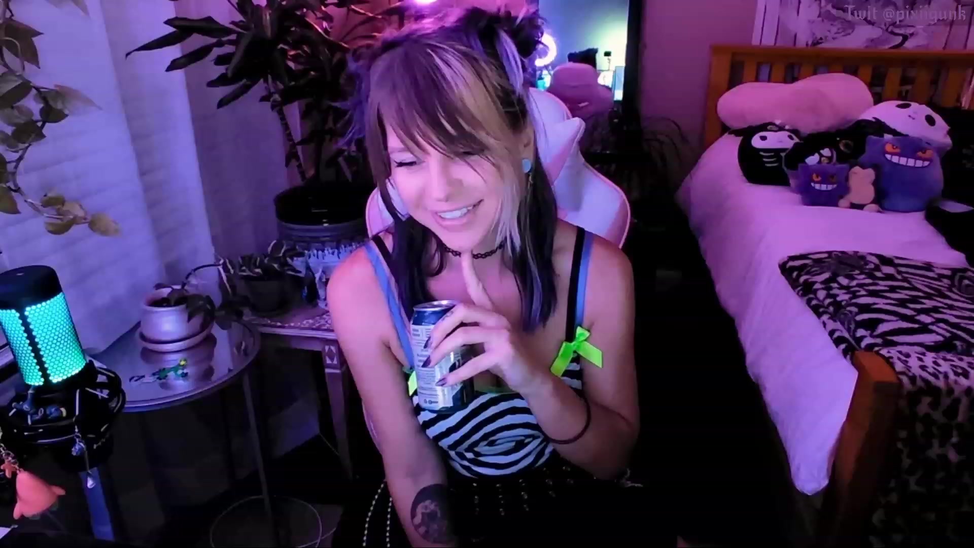 Gallery image thumbnail from Pixiigunk's myfreecams stream on, 10/13/2023, 07:39 image 5 of 20