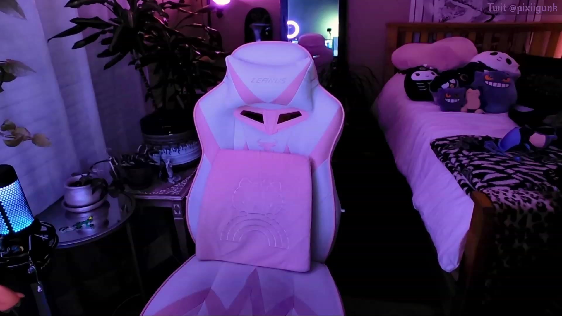 Gallery image thumbnail from Pixiigunk's myfreecams stream on, 10/13/2023, 08:42 image 6 of 20