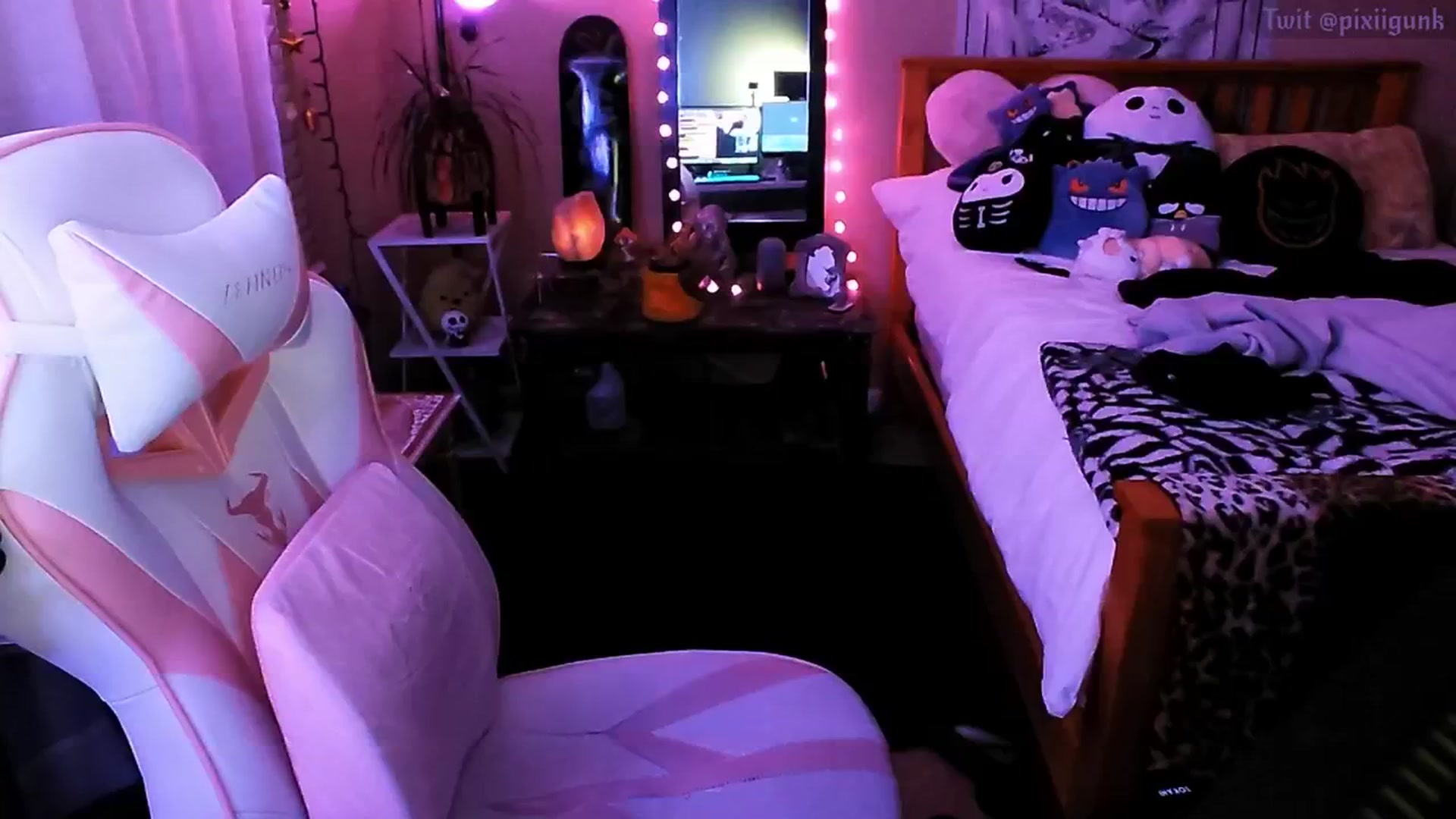 Gallery image thumbnail from Pixiigunk's myfreecams stream on, 02/09/2024, 10:58 image 8 of 20