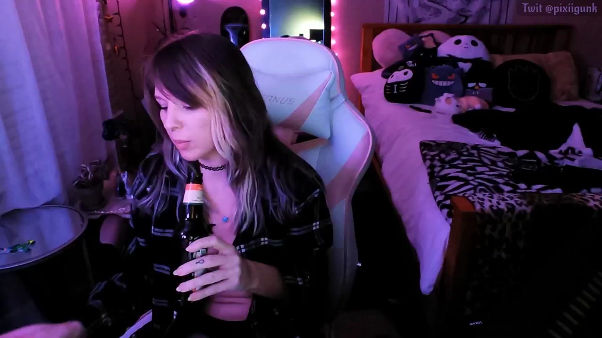 Gallery image thumbnail from Pixiigunk's myfreecams stream on, 02/09/2024, 10:58 image 18 of 20