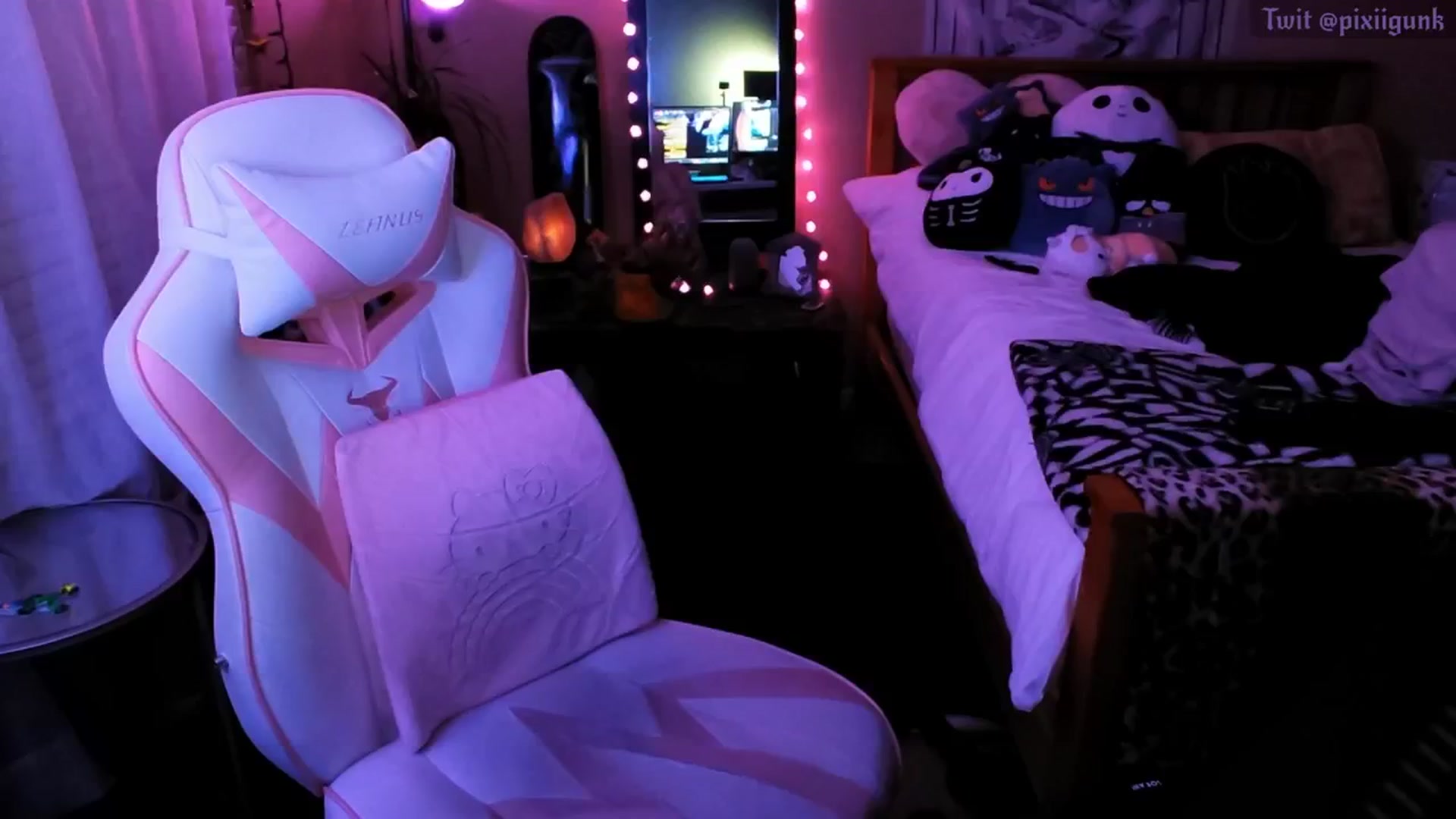 Gallery image thumbnail from Pixiigunk's myfreecams stream on, 02/09/2024, 11:43 image 4 of 20