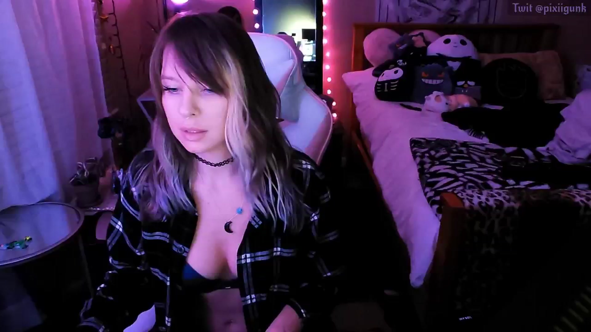 Gallery image thumbnail from Pixiigunk's myfreecams stream on, 02/09/2024, 11:43 image 10 of 20