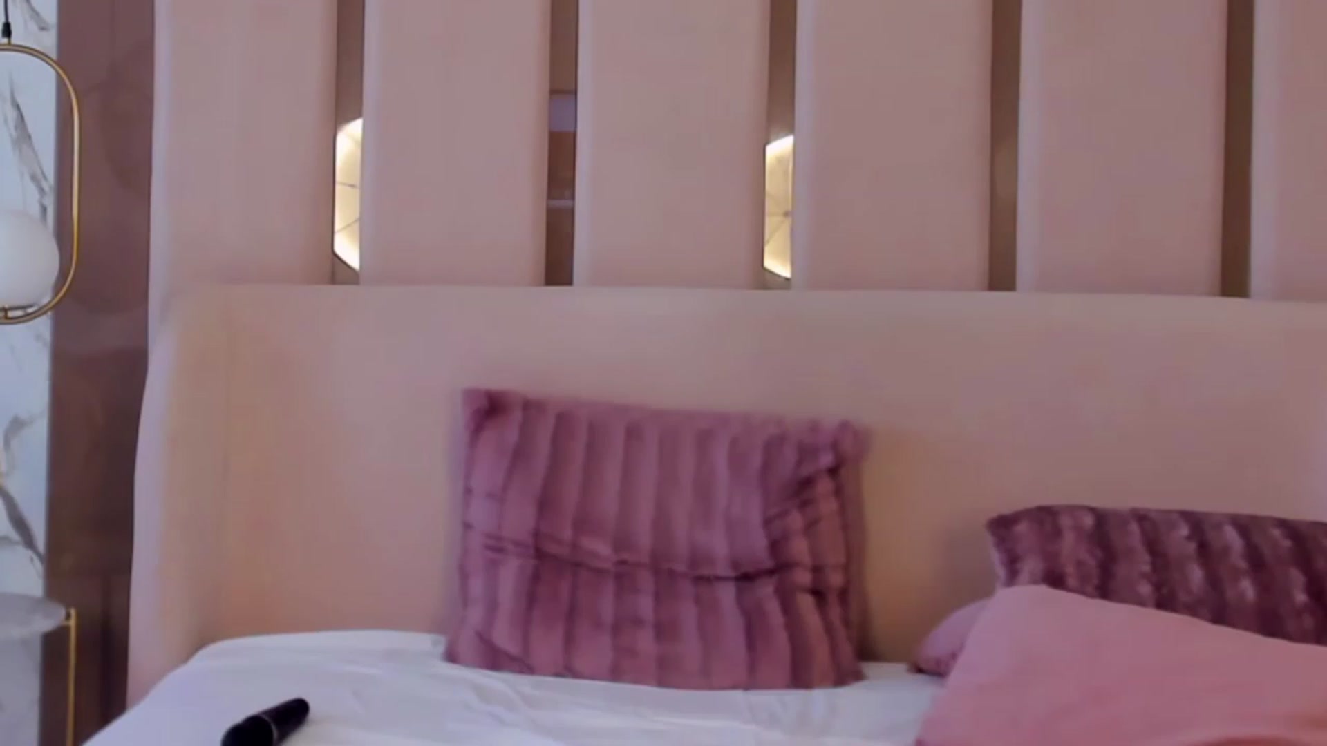 Gallery image thumbnail from Pixxie_x's myfreecams stream on, 03/29/2023, 07:47 image 14 of 20