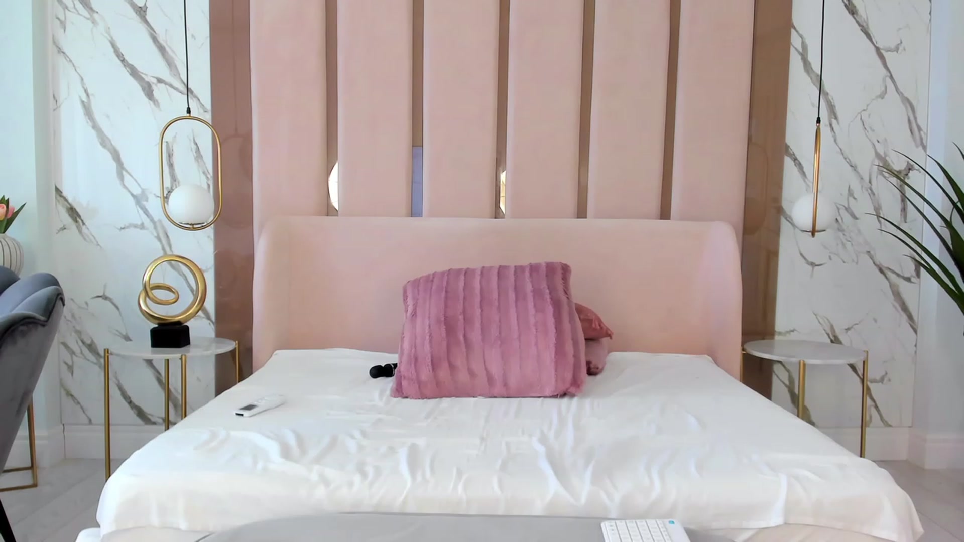Gallery image thumbnail from Pixxie_x's myfreecams stream on, 06/14/2023, 10:22 image 19 of 20