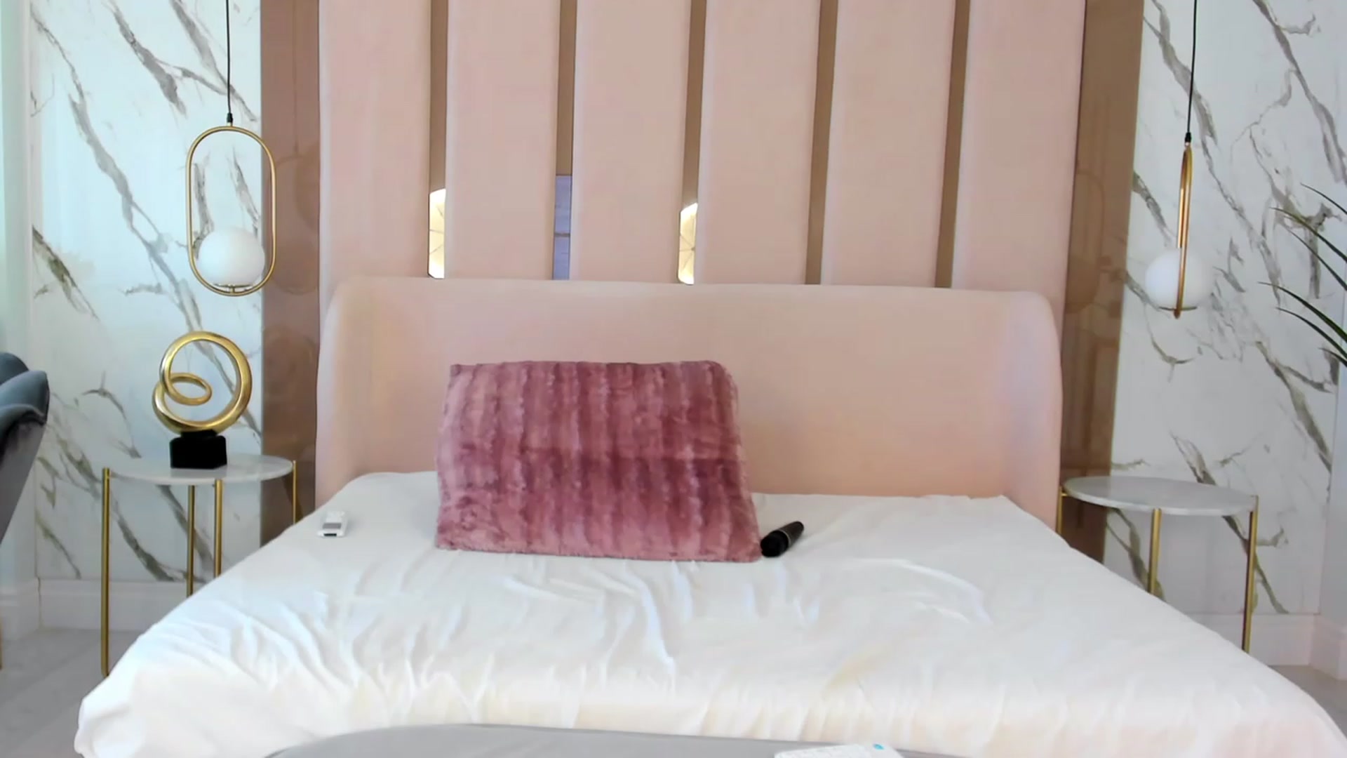 Gallery image thumbnail from Pixxie_x's myfreecams stream on, 06/21/2023, 05:31 image 18 of 20