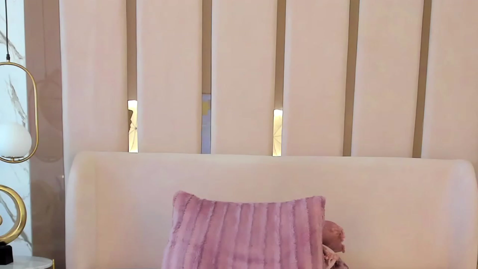 Gallery image thumbnail from Pixxie_x's myfreecams stream on, 06/29/2023, 08:01 image 7 of 20