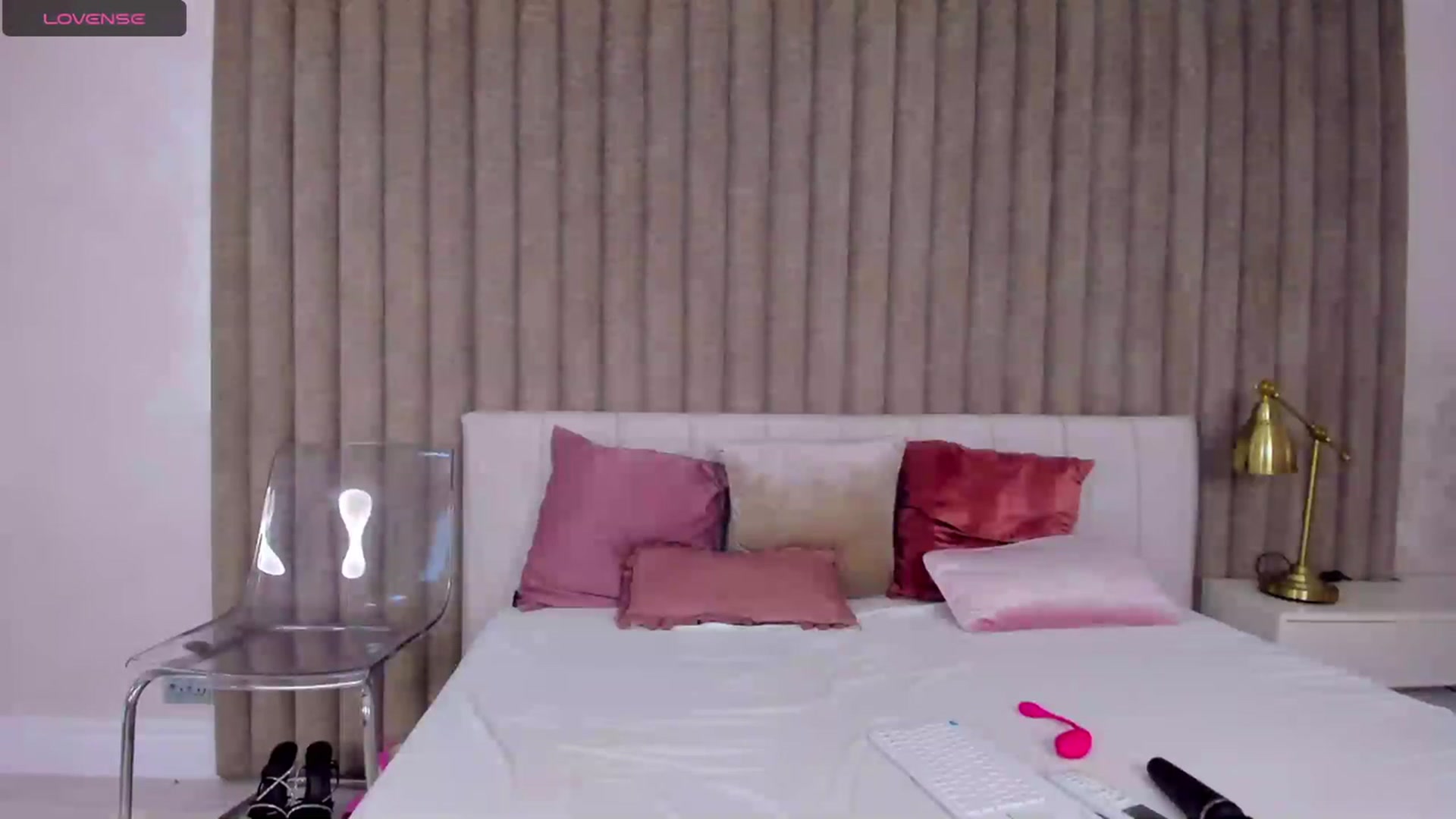 Gallery image thumbnail from Pixxie_x's myfreecams stream on, 08/28/2023, 04:58 image 6 of 20
