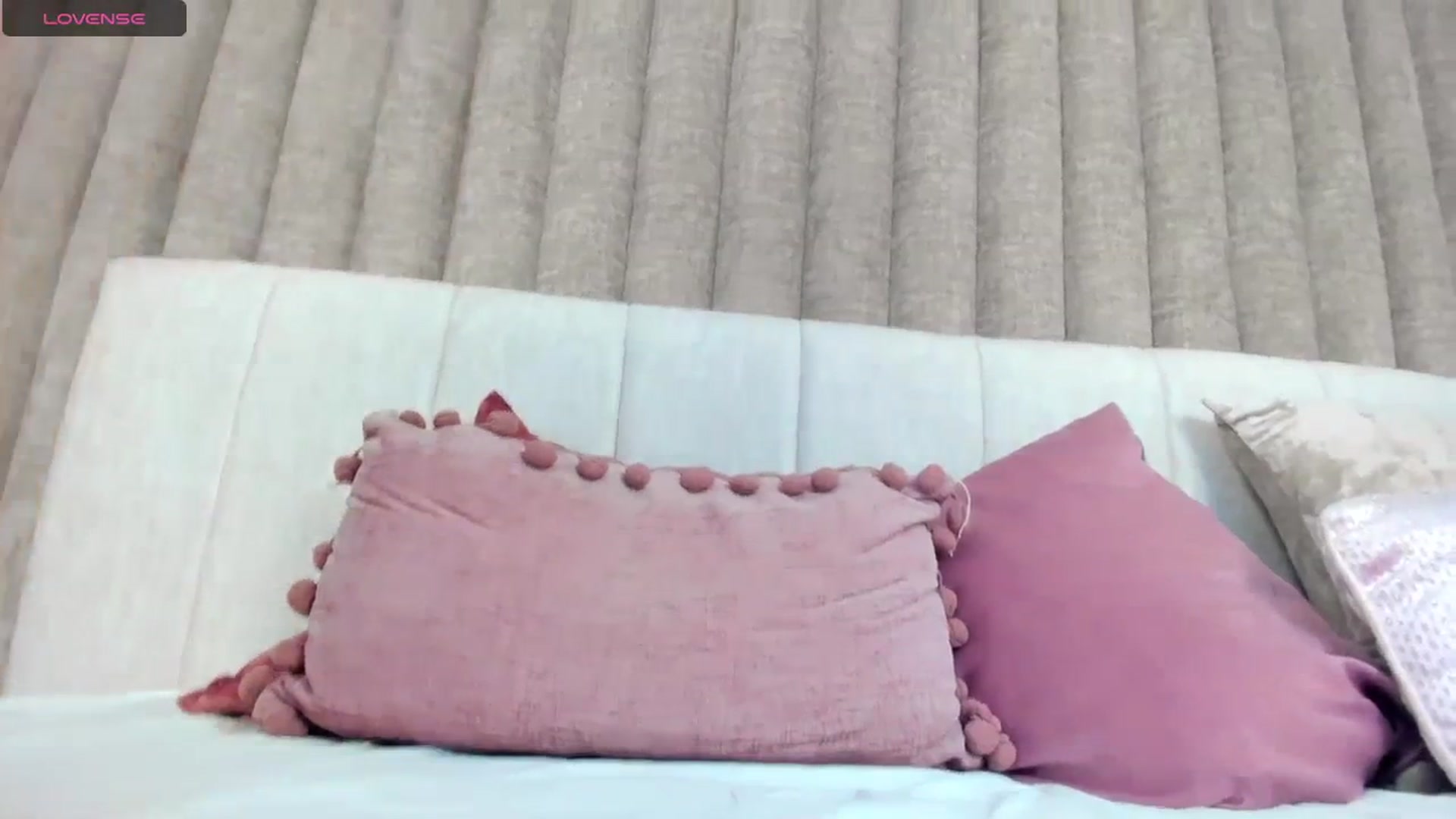 Gallery image thumbnail from Pixxie_x's myfreecams stream on, 09/16/2023, 08:50 image 9 of 20