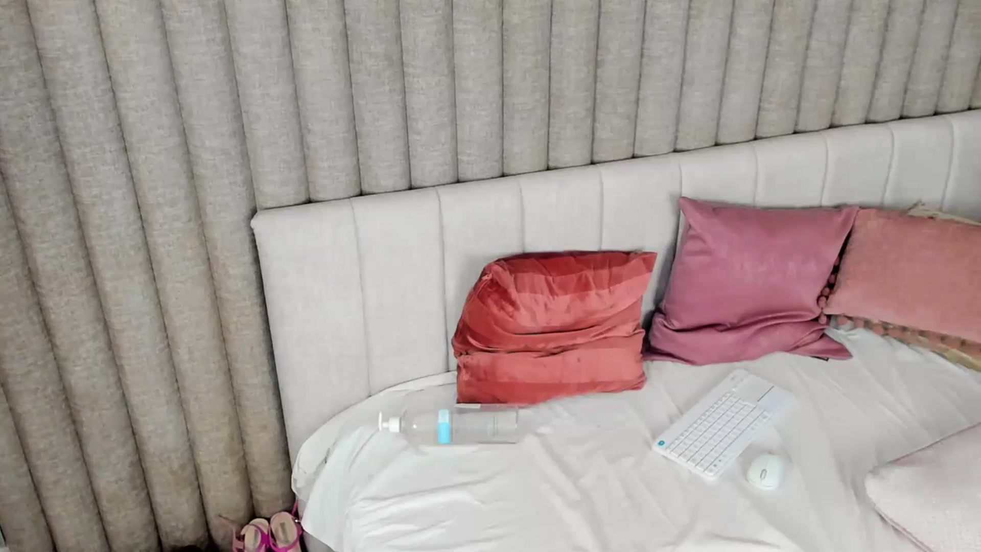 Gallery image thumbnail from Pixxie_x's myfreecams stream on, 09/20/2023, 06:39 image 10 of 20