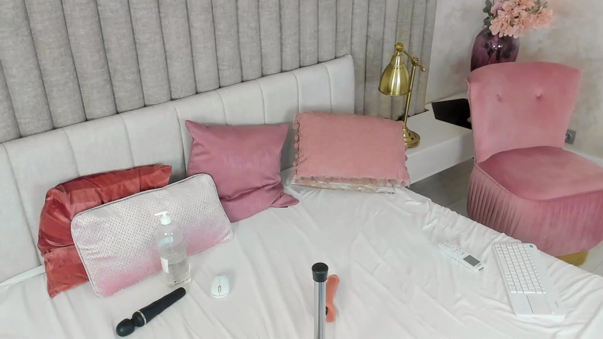 Gallery image thumbnail from Pixxie_x's myfreecams stream on, 09/20/2023, 09:24 image 2 of 20
