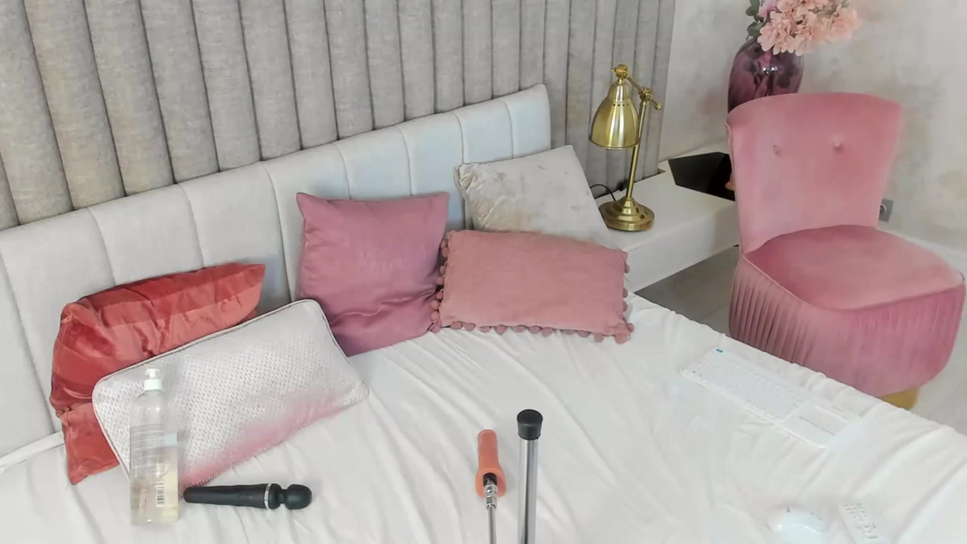 Gallery image thumbnail from Pixxie_x's myfreecams stream on, 09/20/2023, 09:24 image 11 of 20