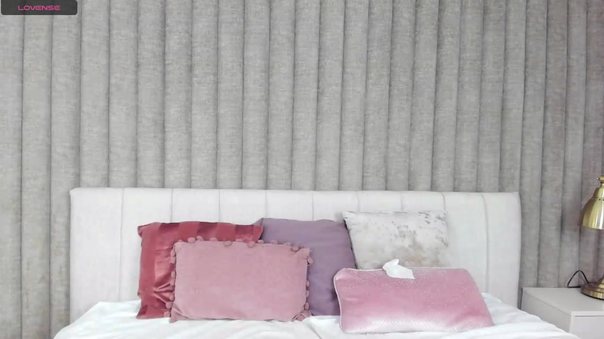 Gallery image thumbnail from Pixxie_x's myfreecams stream on, 10/16/2023, 08:32 image 14 of 20