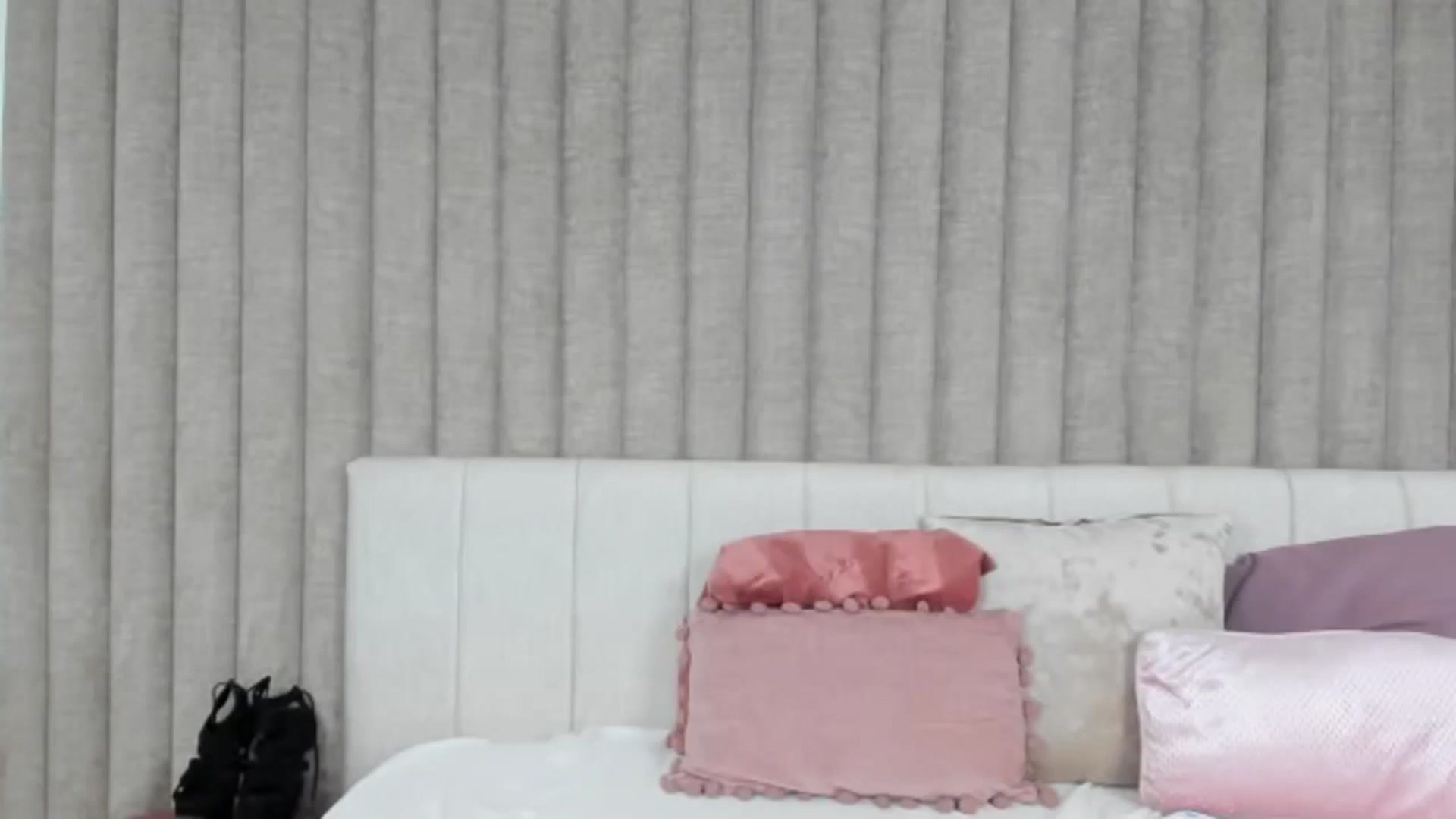 Gallery image thumbnail from Pixxie_x's myfreecams stream on, 12/04/2023, 10:54 image 18 of 20