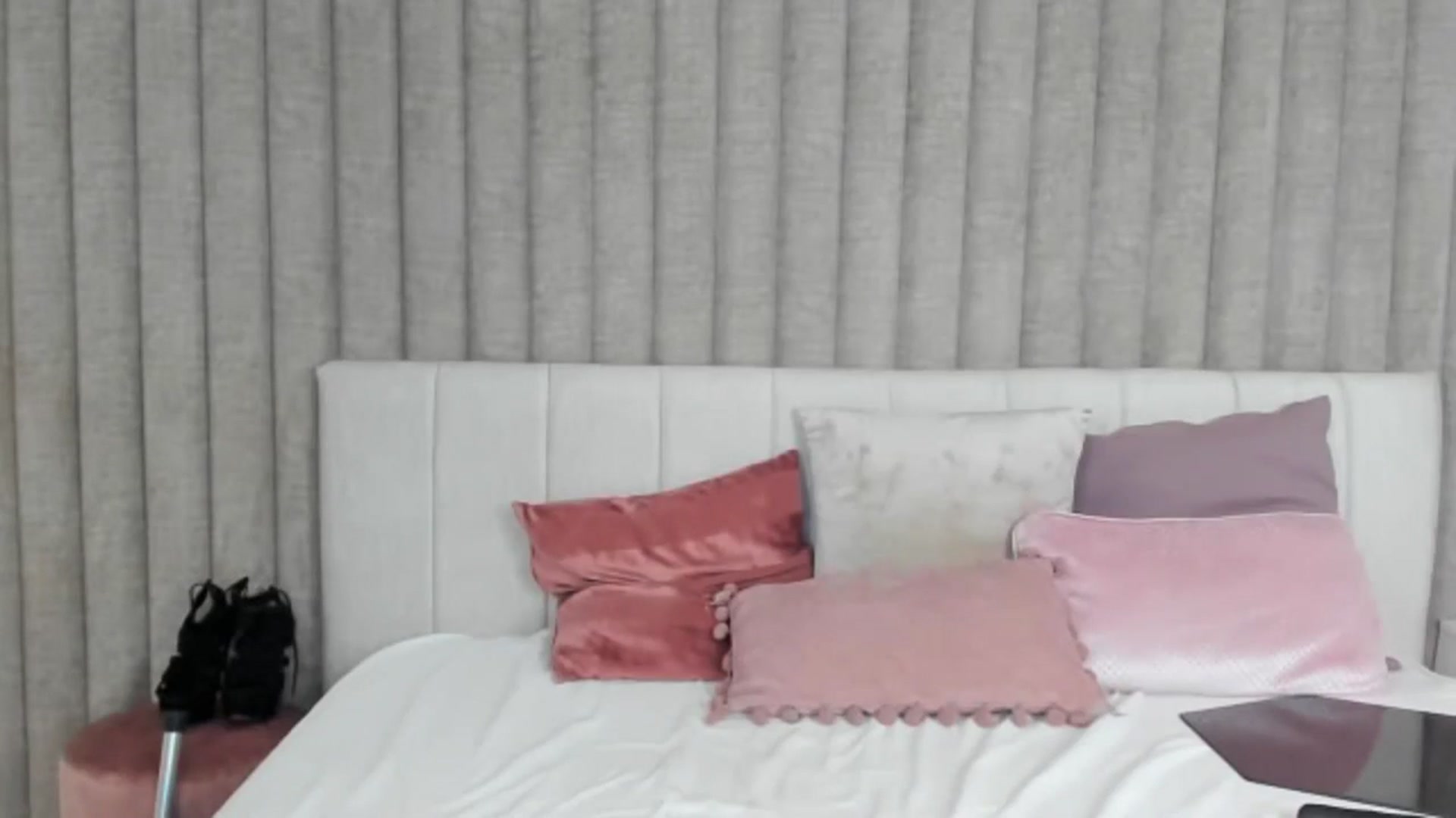 Gallery image thumbnail from Pixxie_x's myfreecams stream on, 12/06/2023, 10:39 image 17 of 20