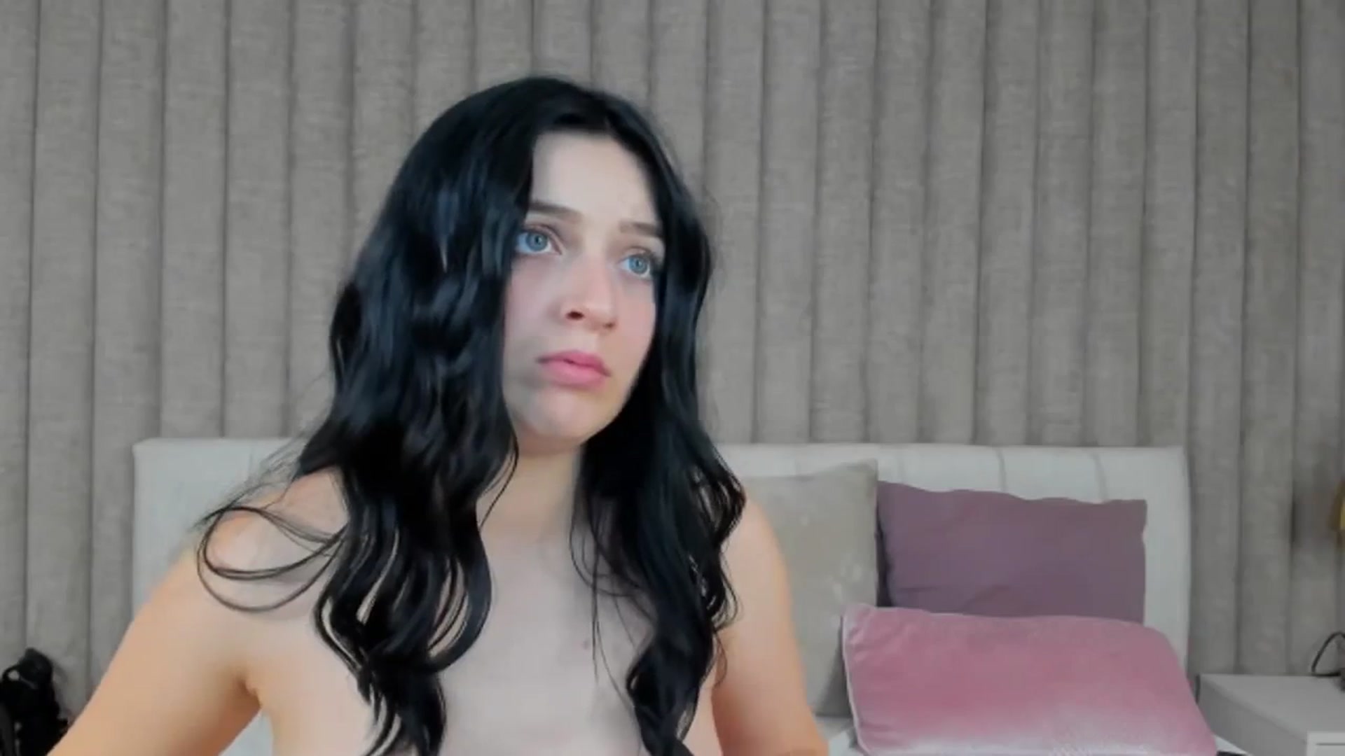 Gallery image thumbnail from Pixxie_x's myfreecams stream on, 12/11/2023, 10:38 image 16 of 20