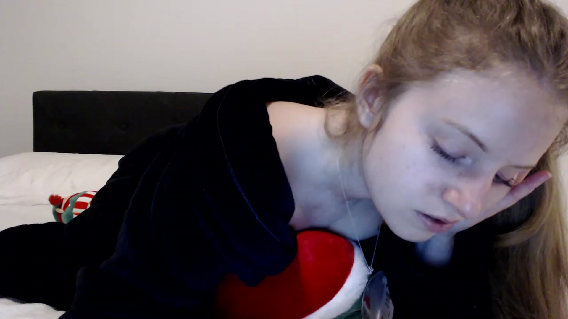 Gallery image thumbnail from Pixxxie's myfreecams stream on, 11/20/2022, 01:08 image 11 of 20