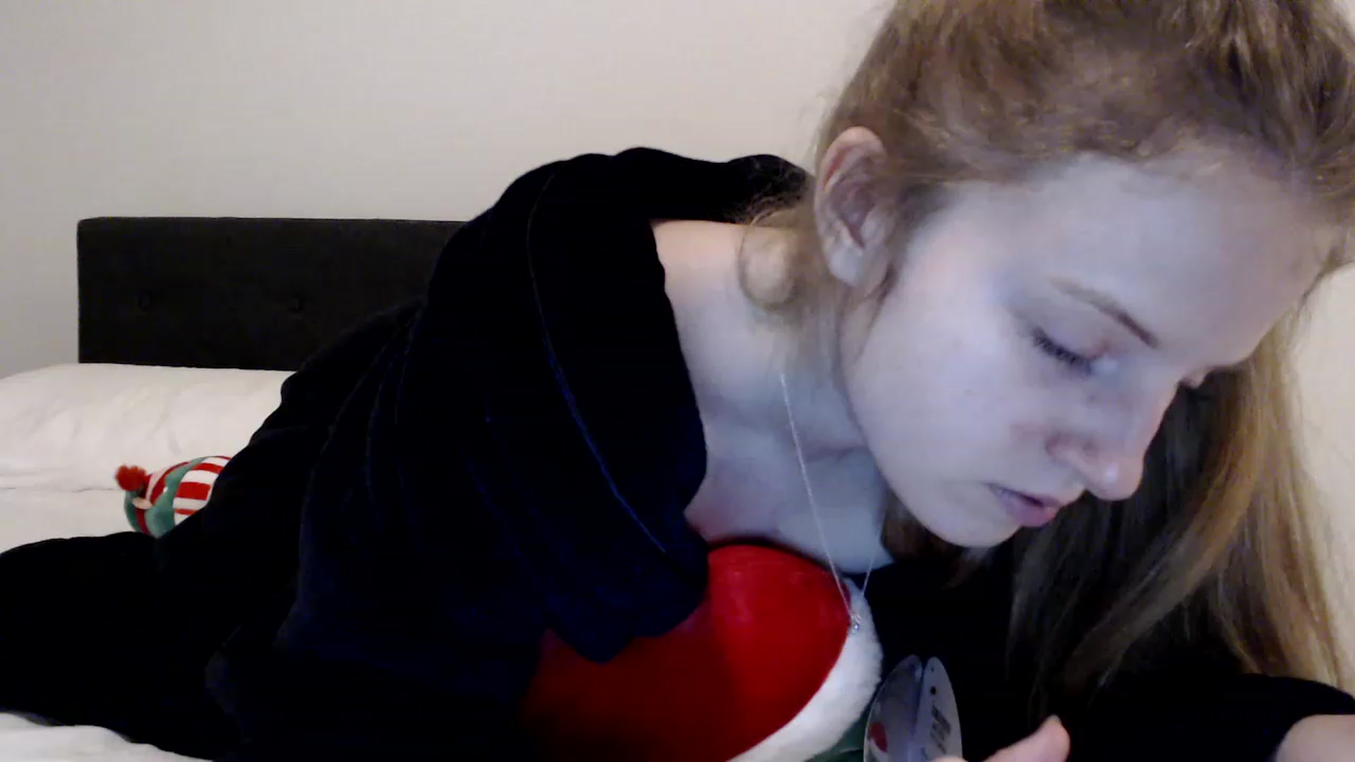 Gallery image thumbnail from Pixxxie's myfreecams stream on, 11/20/2022, 01:08 image 14 of 20