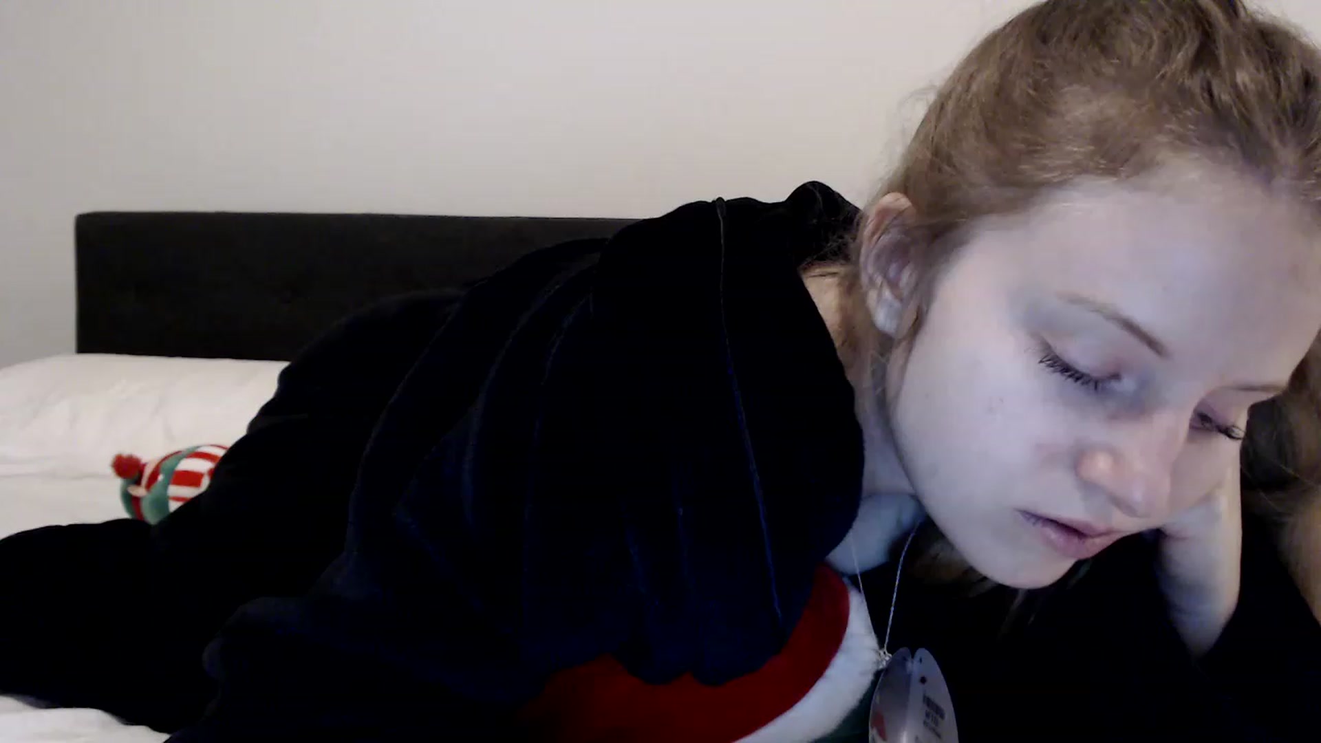 Gallery image thumbnail from Pixxxie's myfreecams stream on, 11/20/2022, 01:08 image 15 of 20
