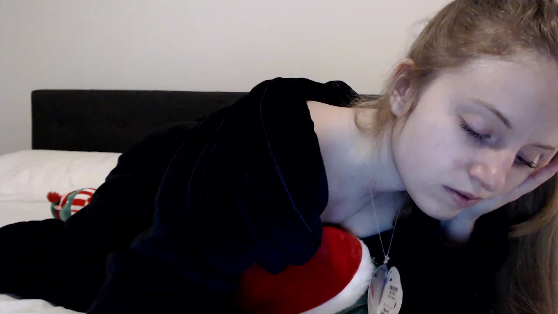 Gallery image thumbnail from Pixxxie's myfreecams stream on, 11/20/2022, 01:08 image 12 of 20