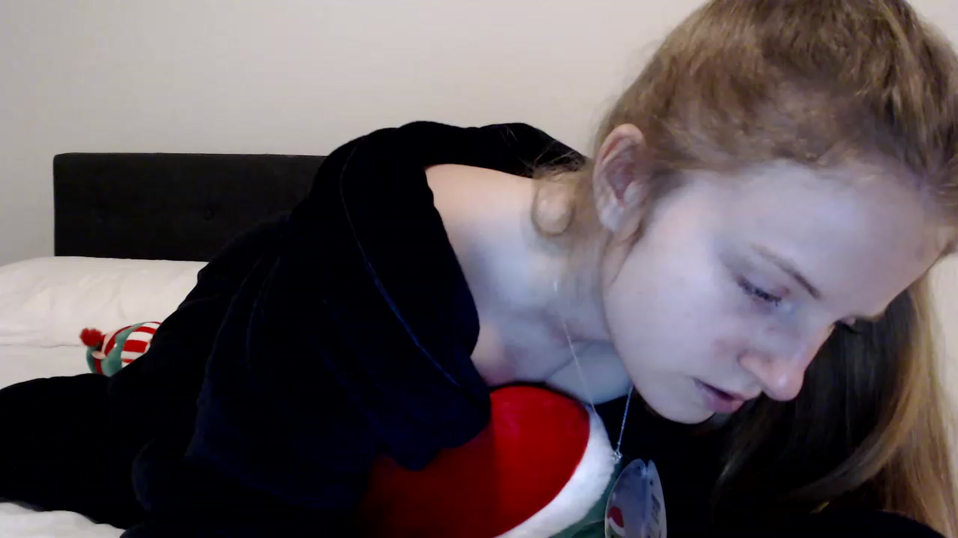 Gallery image thumbnail from Pixxxie's myfreecams stream on, 11/20/2022, 01:08 image 10 of 20