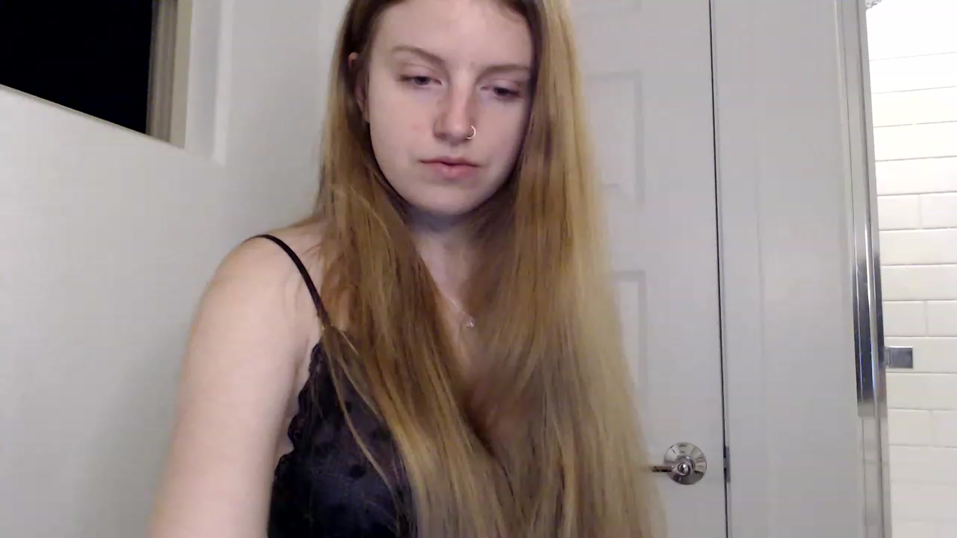 Gallery image thumbnail from Pixxxie's myfreecams stream on, 11/21/2022, 02:24 image 6 of 20