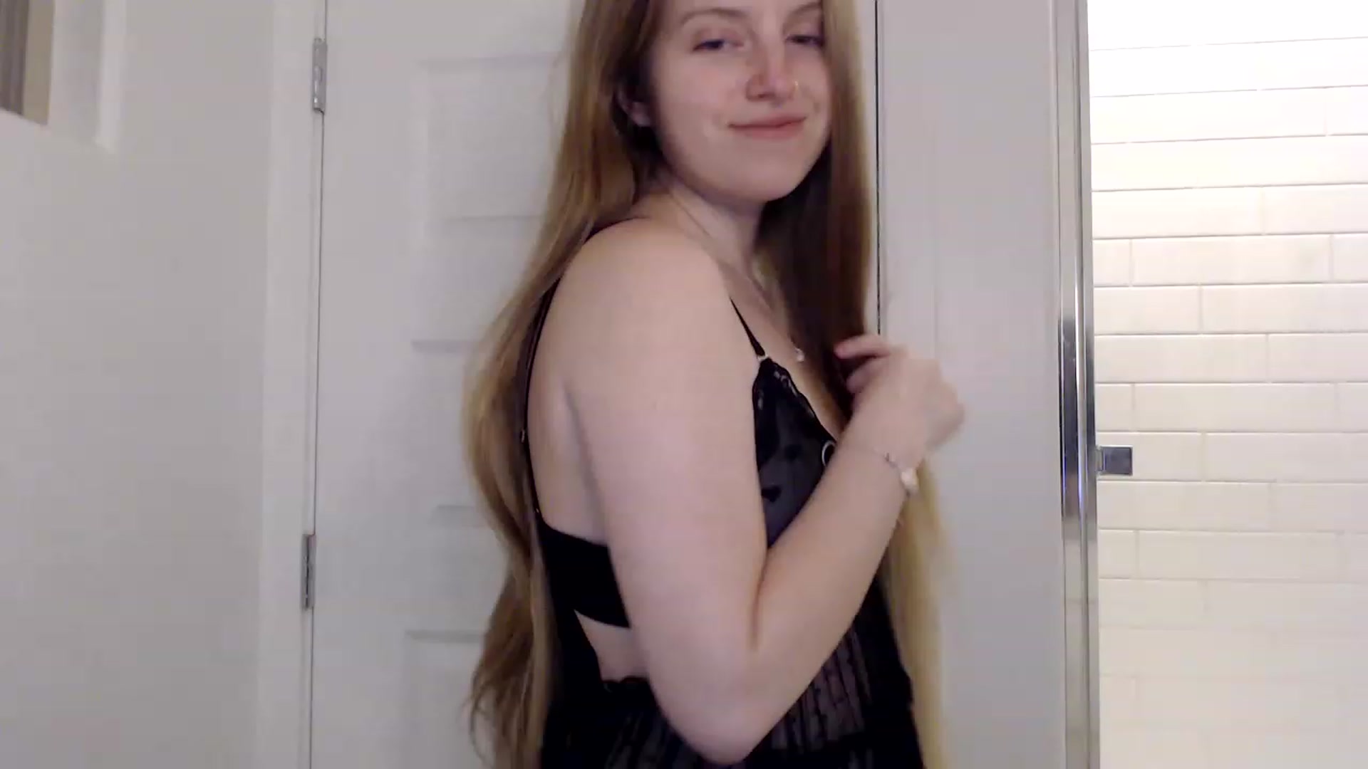Gallery image thumbnail from Pixxxie's myfreecams stream on, 11/21/2022, 02:24 image 3 of 20