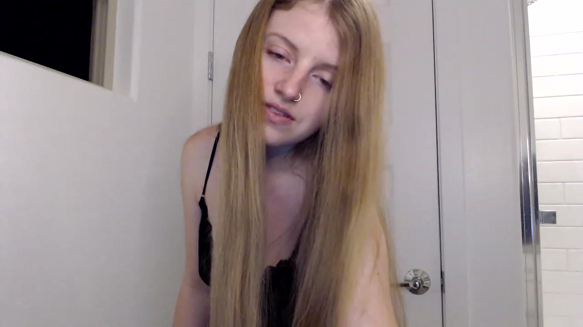 Gallery image thumbnail from Pixxxie's myfreecams stream on, 11/21/2022, 02:24 image 7 of 20